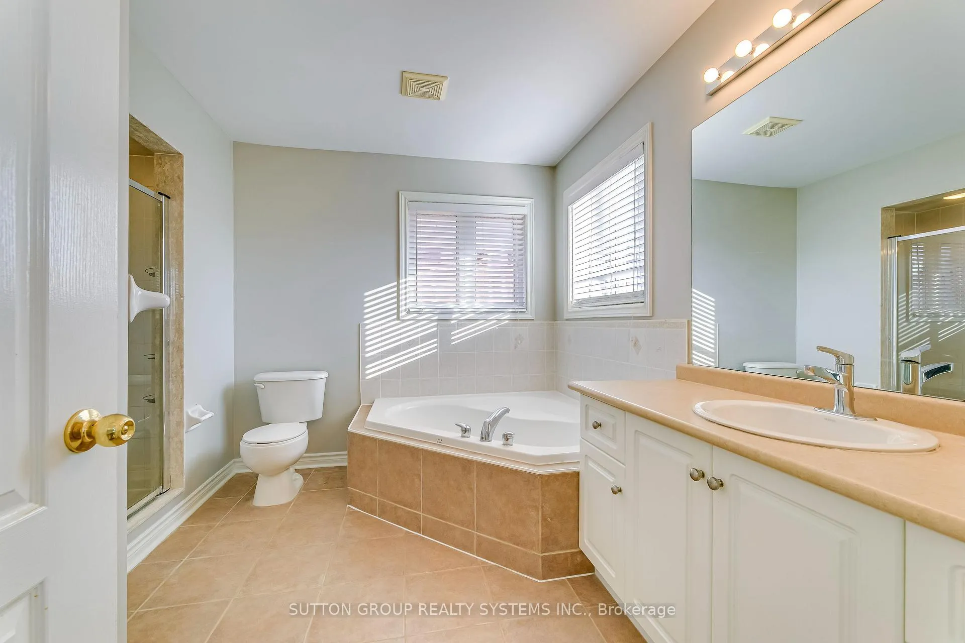 Photo 30 of 2132 Pine Glen Road, Oakville, Westmount — HOMEH