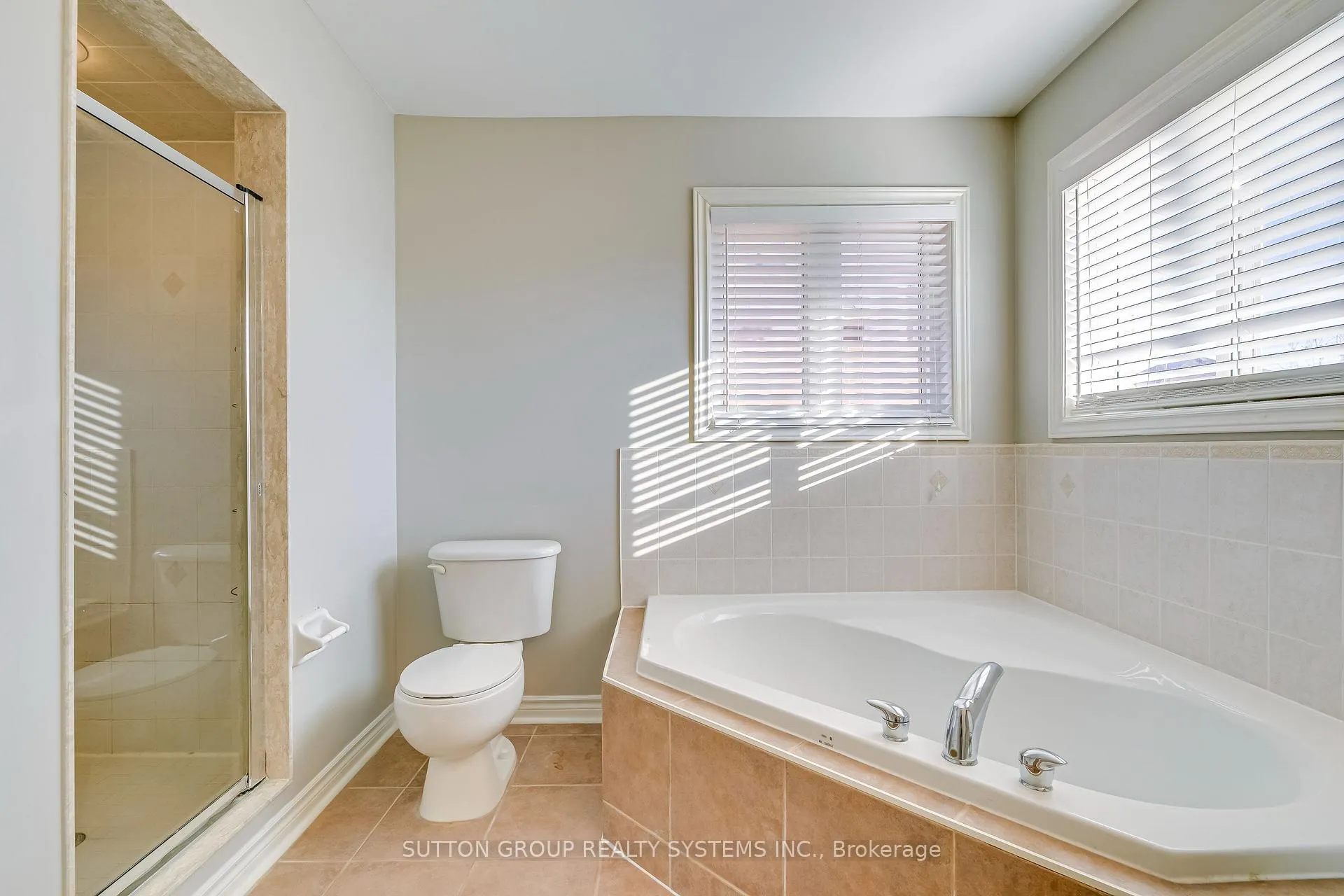 Photo 31 of 2132 Pine Glen Road, Oakville, Westmount — HOMEH