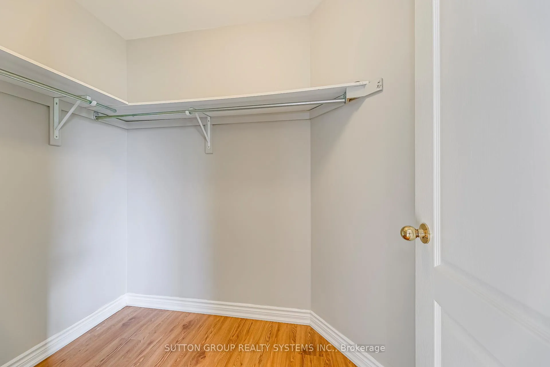 Photo 32 of 2132 Pine Glen Road, Oakville, Westmount — HOMEH
