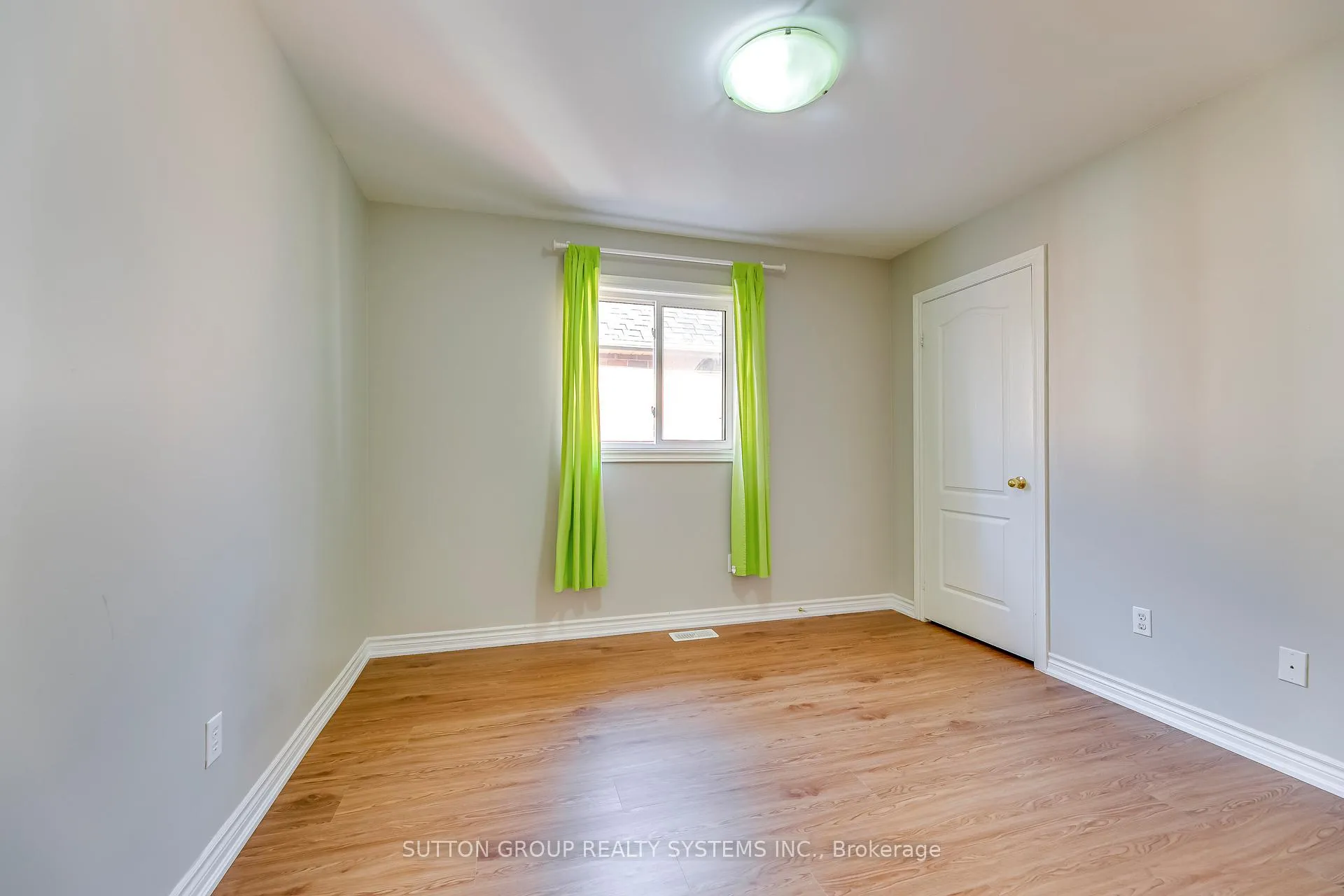 Photo 33 of 2132 Pine Glen Road, Oakville, Westmount — HOMEH