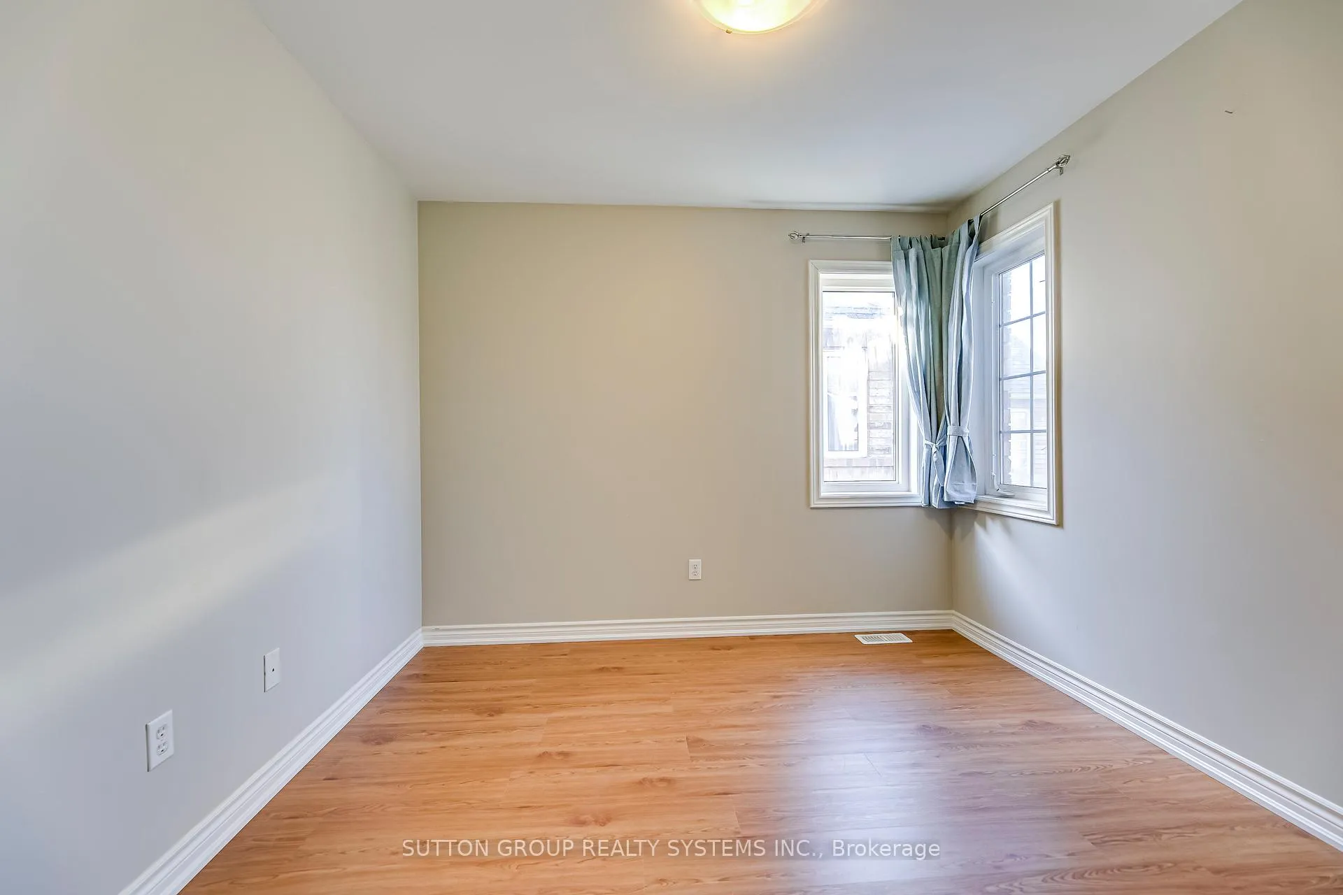 Photo 35 of 2132 Pine Glen Road, Oakville, Westmount — HOMEH