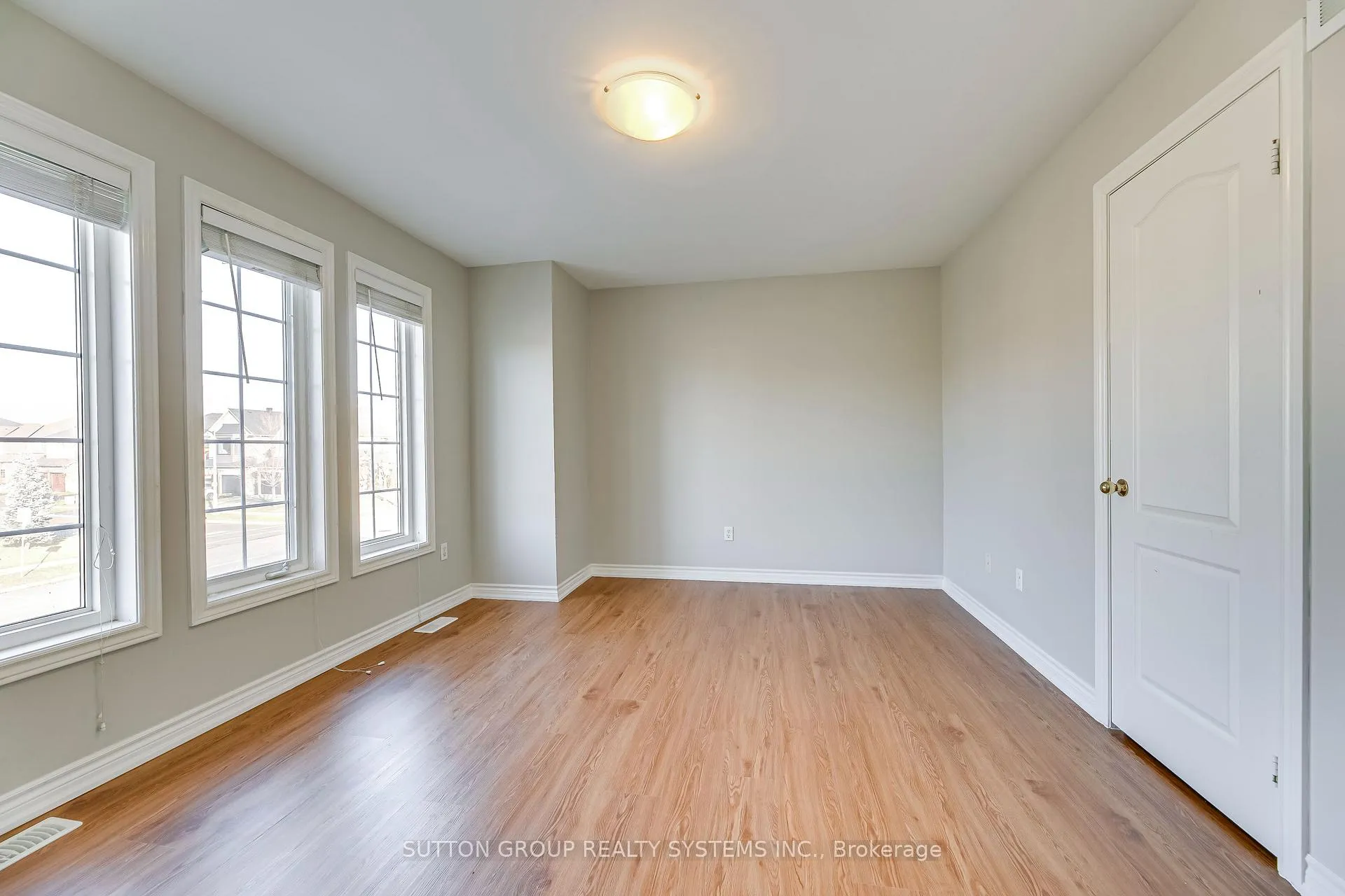 Photo 38 of 2132 Pine Glen Road, Oakville, Westmount — HOMEH