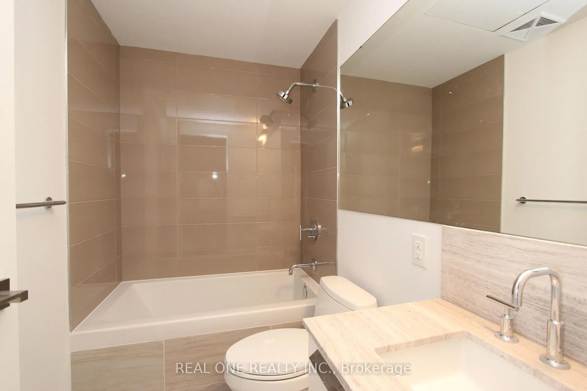 Photo 5 of Unit 4001, 50 Charles Street E, Toronto, Church-Yonge Corridor — HOMEH