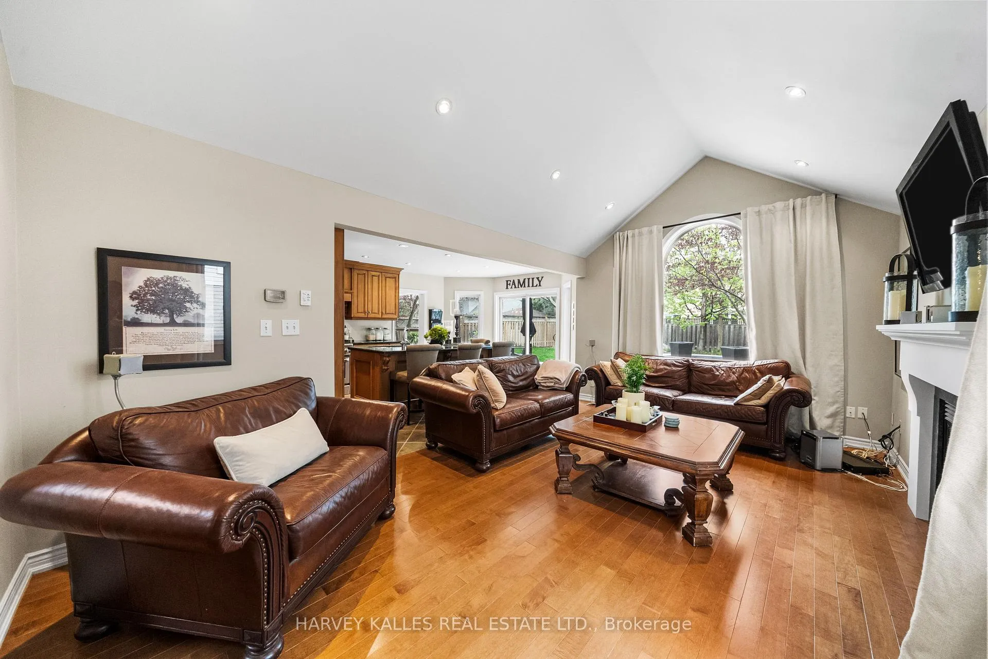 Photo 8 of 2139 Bushtrail Court, Burlington, Rose — HOMEH
