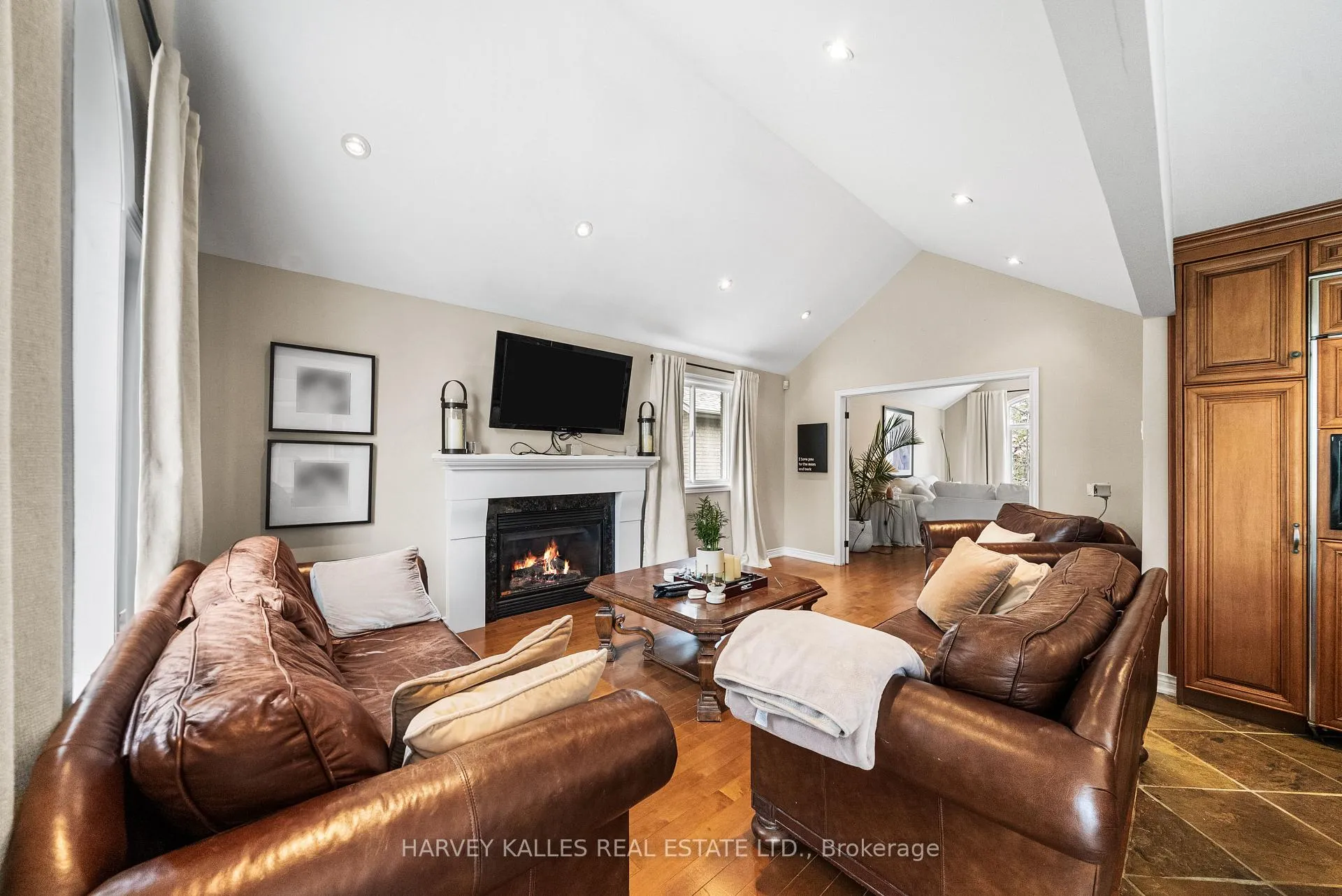 Photo 11 of 2139 Bushtrail Court, Burlington, Rose — HOMEH