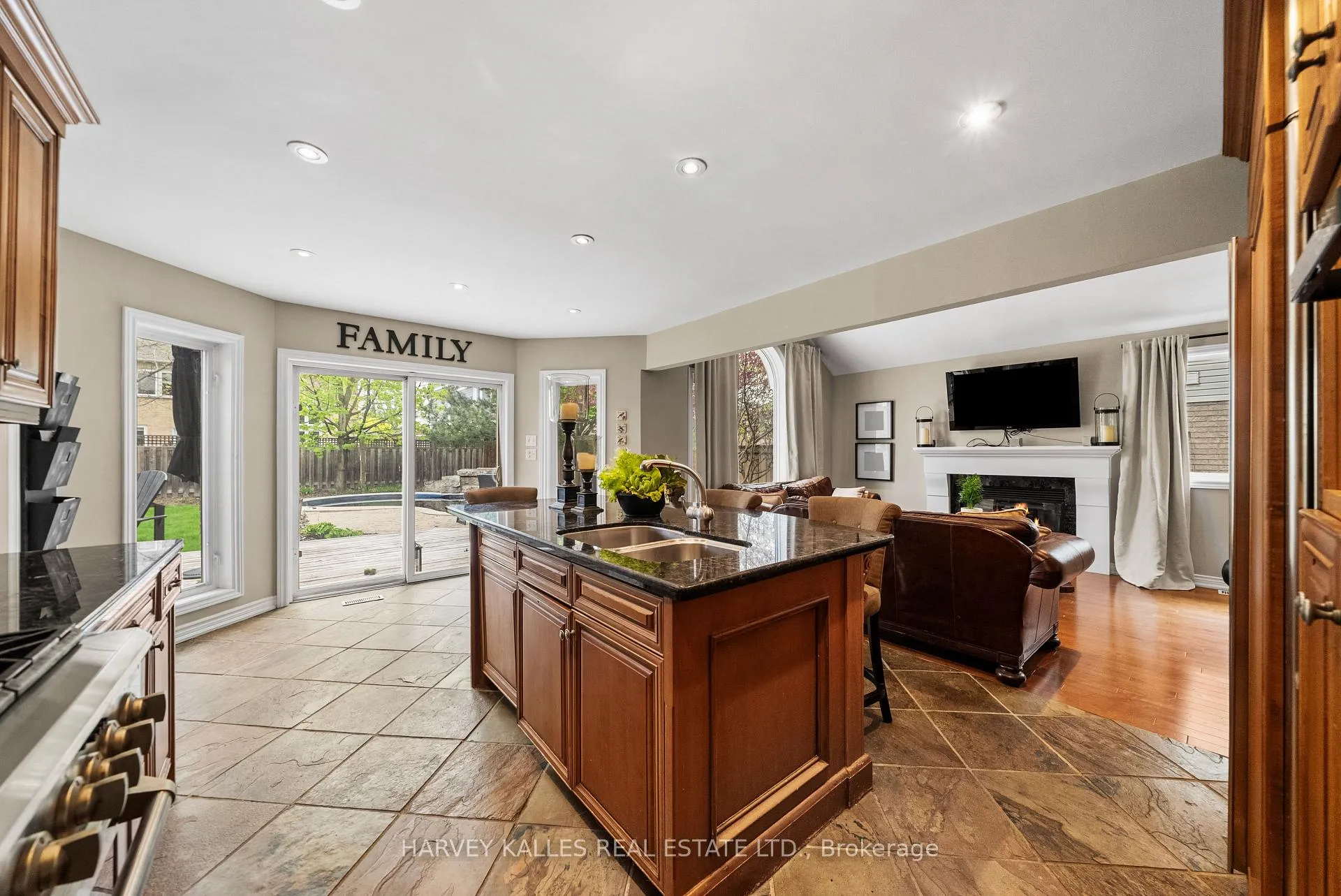 Photo 15 of 2139 Bushtrail Court, Burlington, Rose — HOMEH