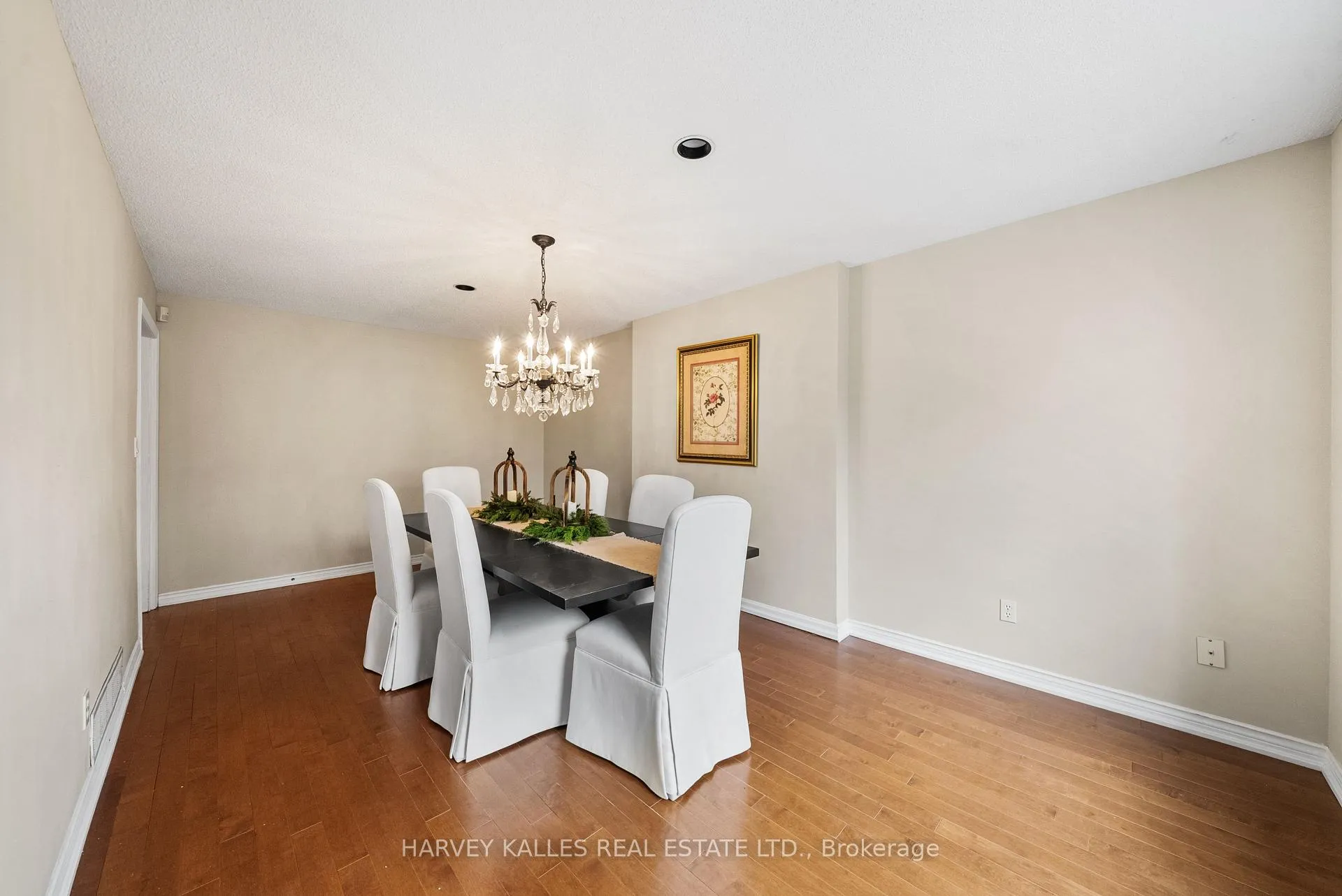 Photo 17 of 2139 Bushtrail Court, Burlington, Rose — HOMEH