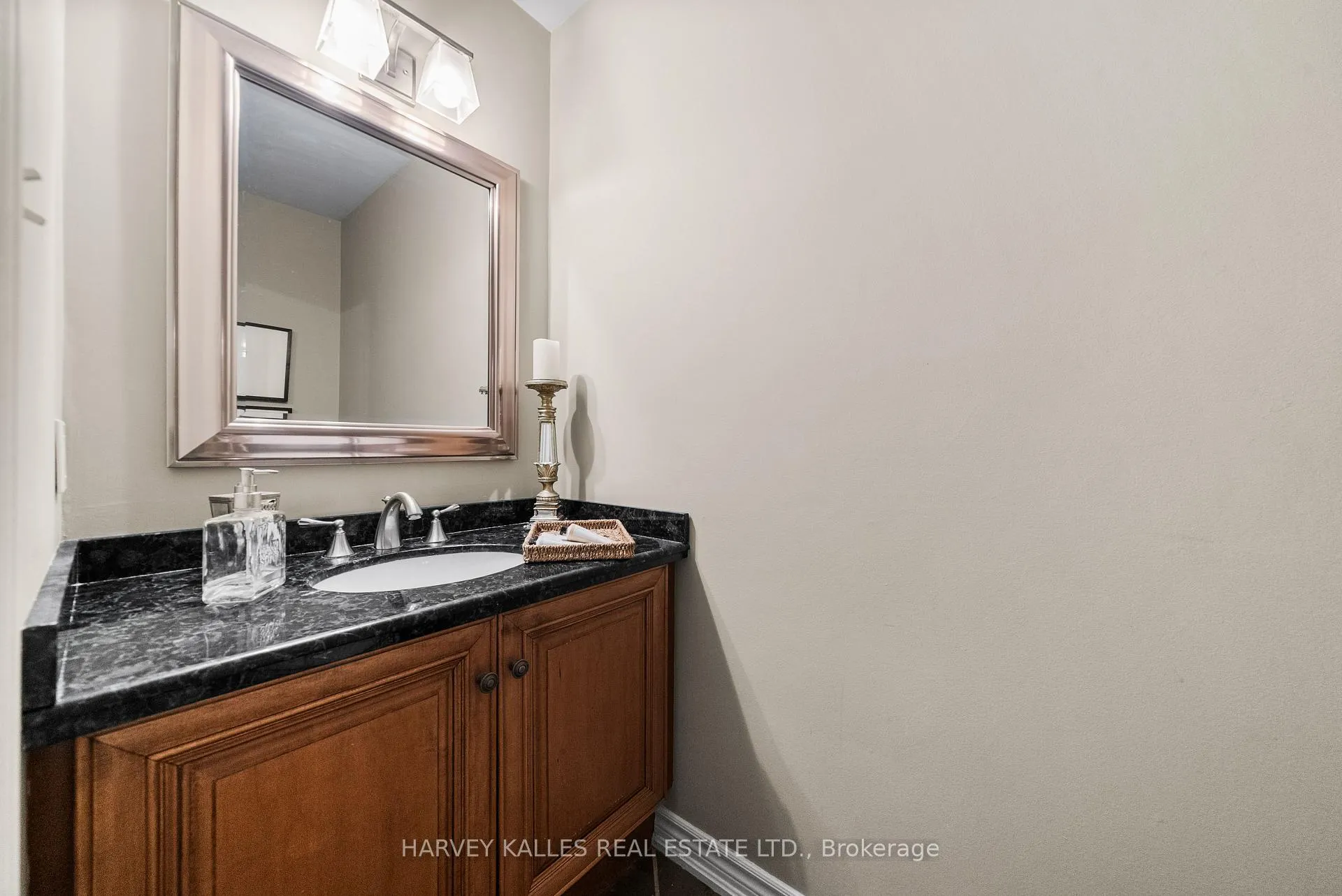Photo 21 of 2139 Bushtrail Court, Burlington, Rose — HOMEH