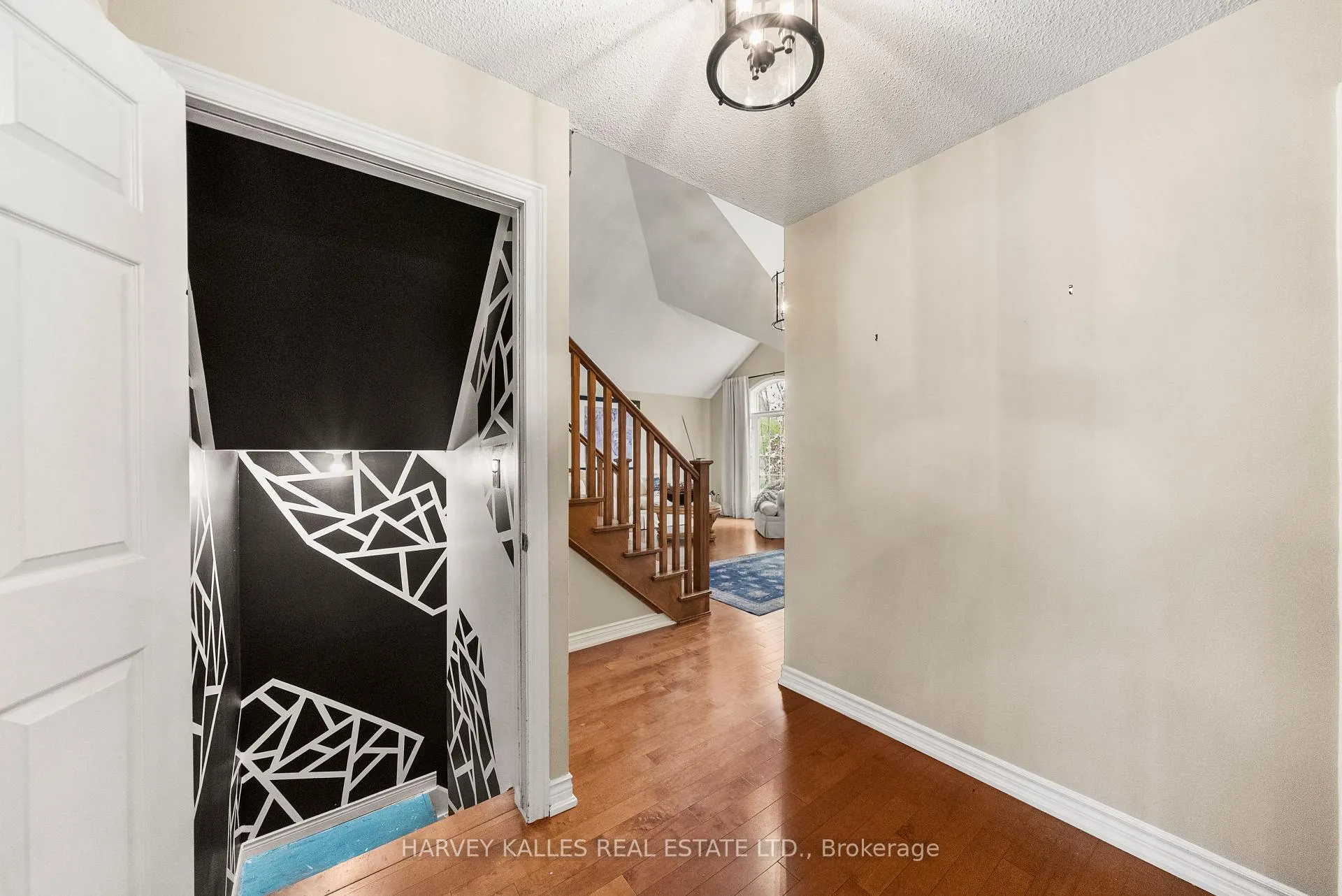 Photo 22 of 2139 Bushtrail Court, Burlington, Rose — HOMEH