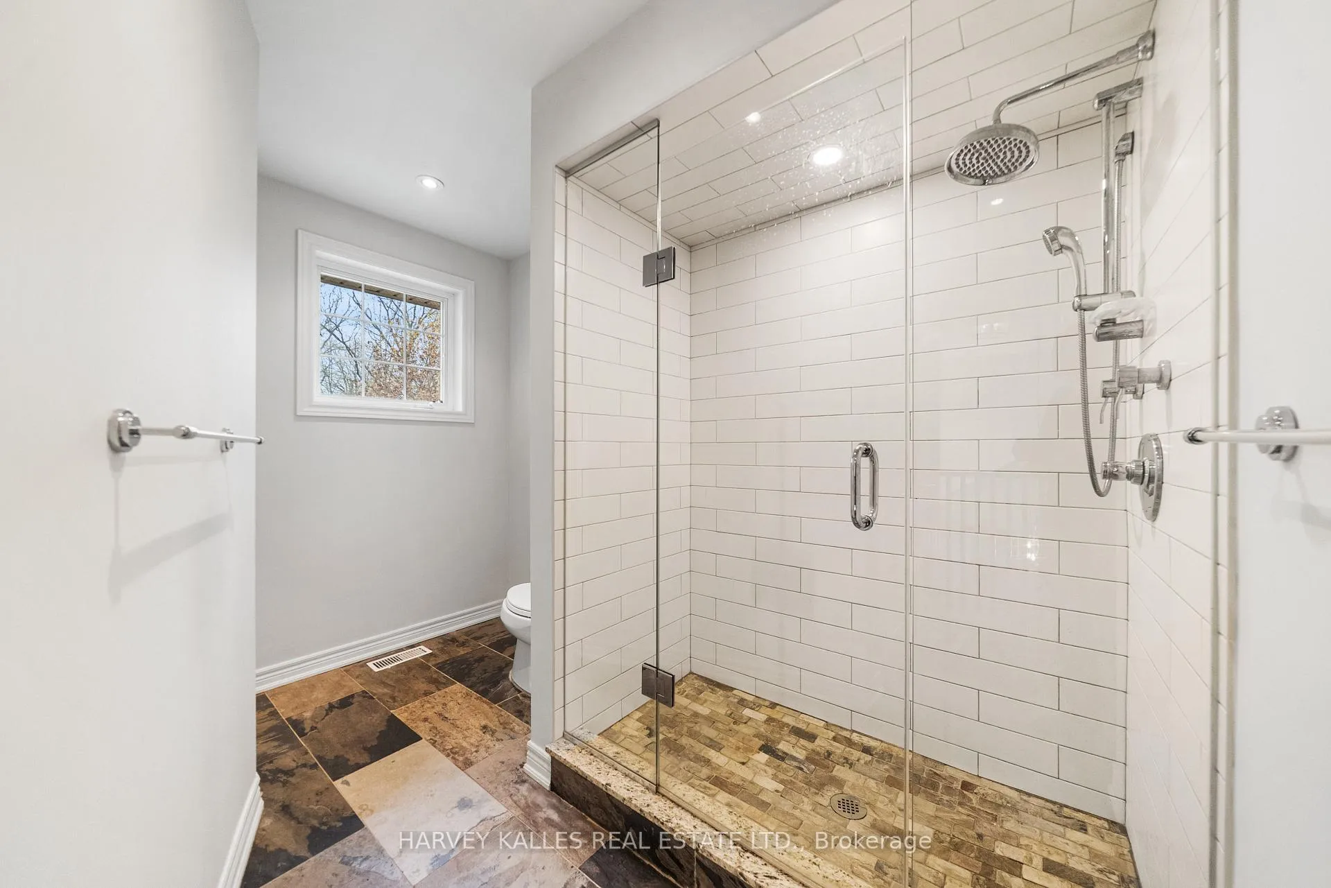 Photo 33 of 2139 Bushtrail Court, Burlington, Rose — HOMEH