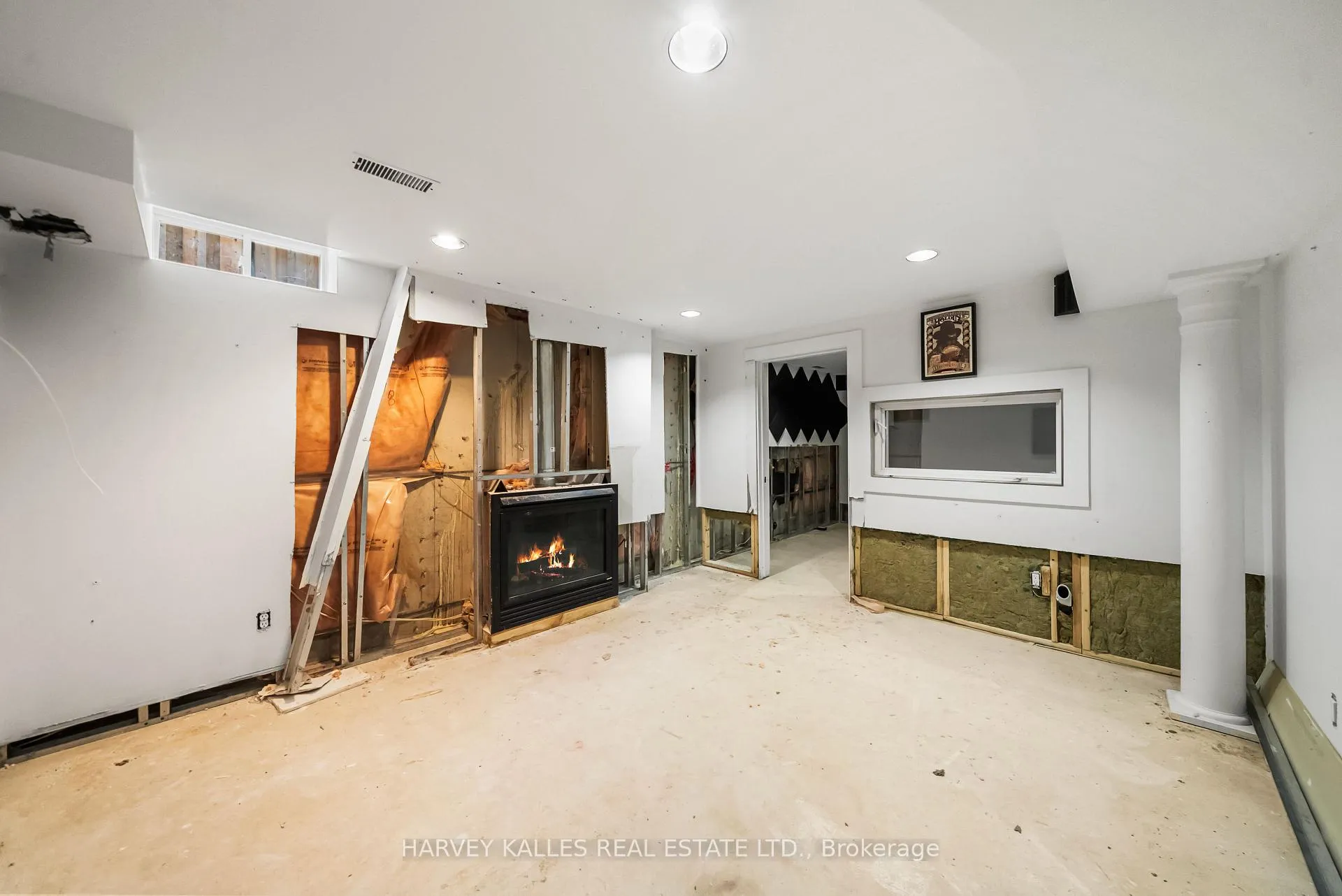 Photo 42 of 2139 Bushtrail Court, Burlington, Rose — HOMEH