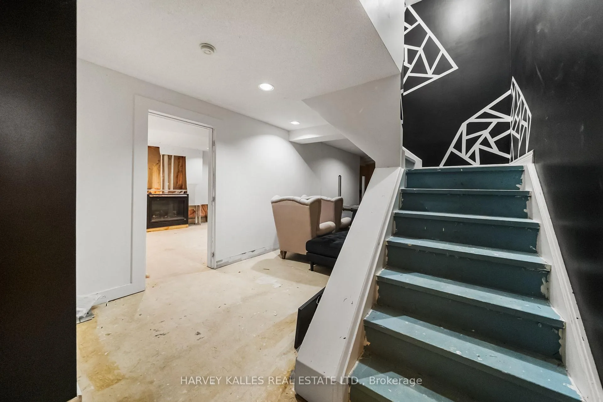 Photo 45 of 2139 Bushtrail Court, Burlington, Rose — HOMEH