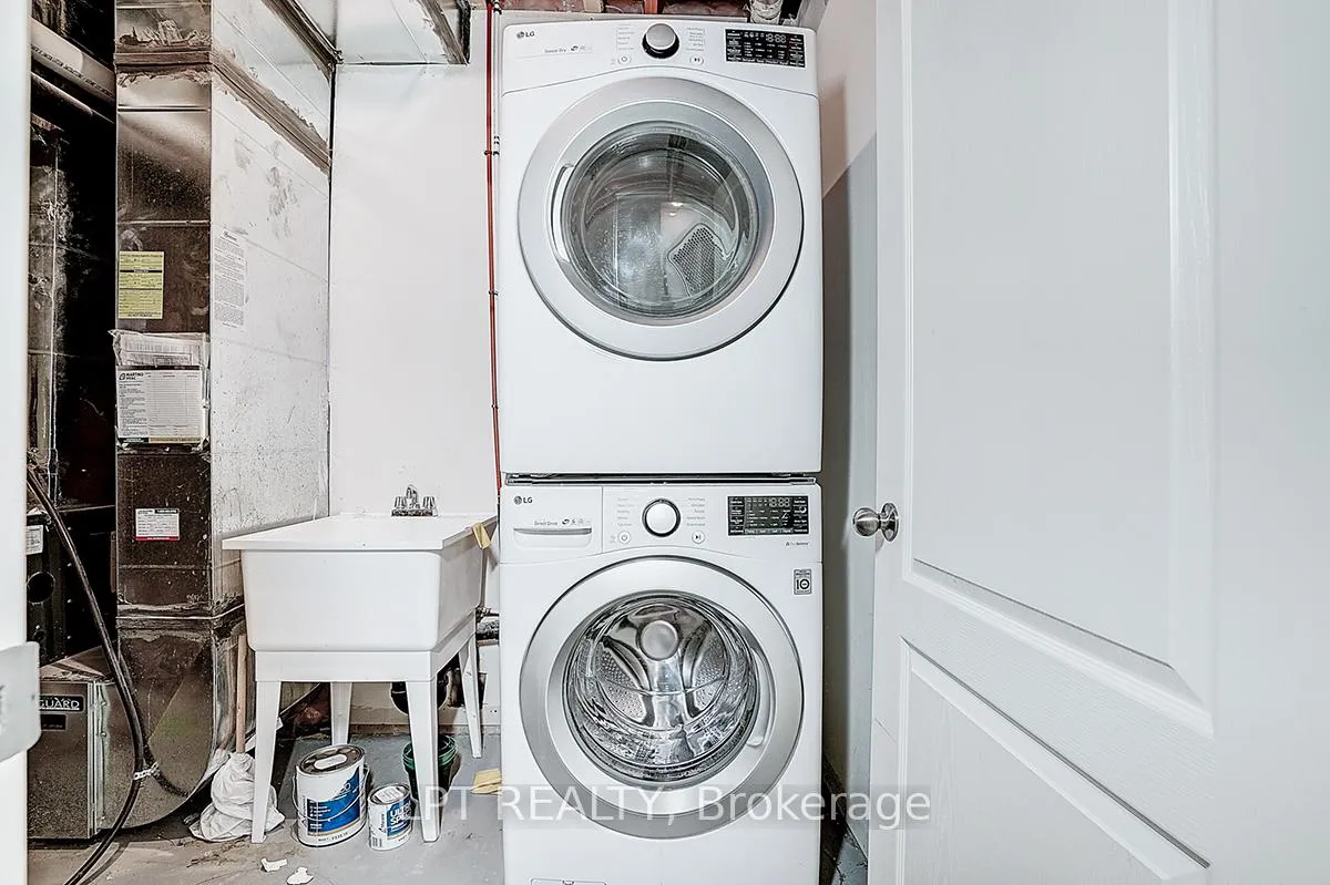 Photo 5 of 84 William Saville Street, Markham, Unionville — HOMEH
