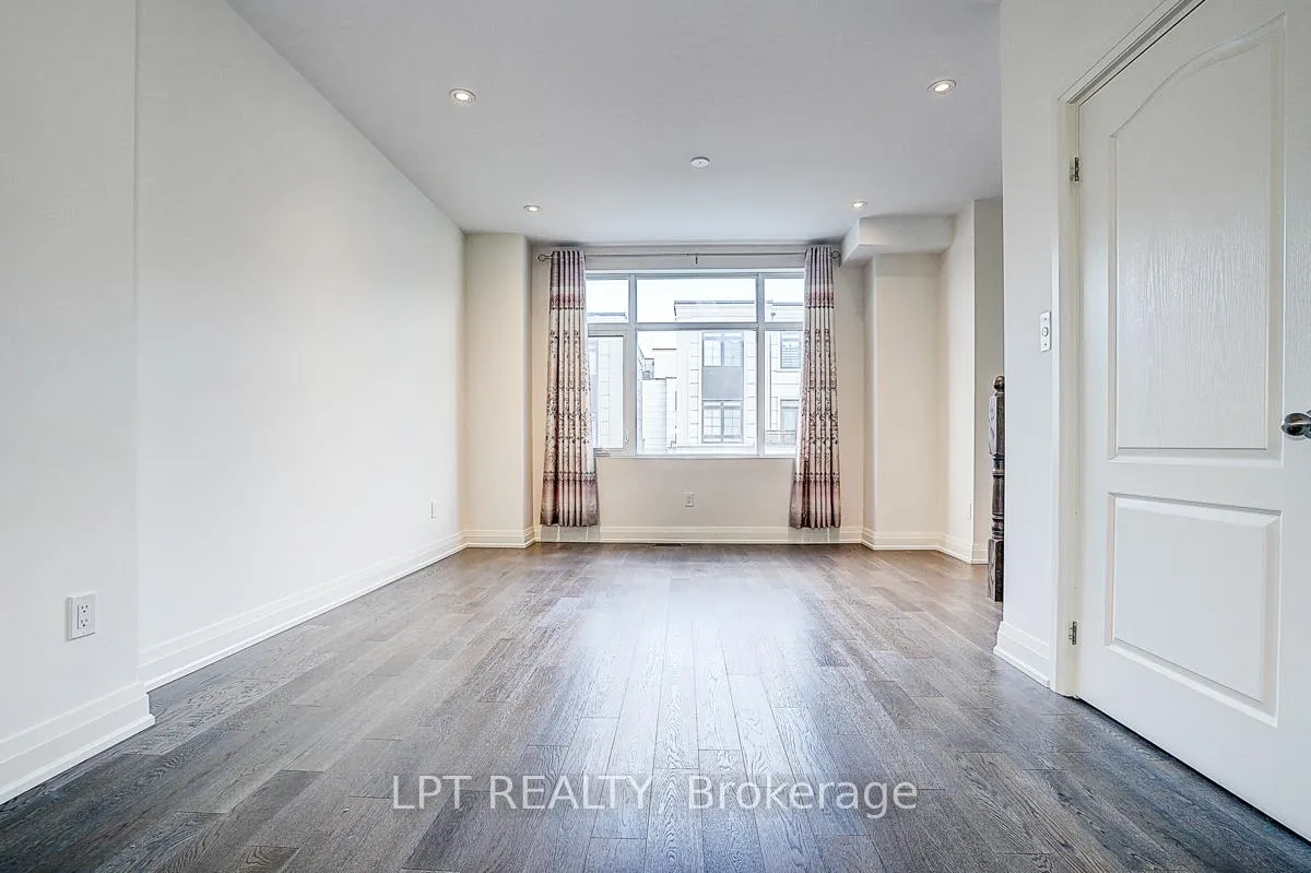 Photo 6 of 84 William Saville Street, Markham, Unionville — HOMEH