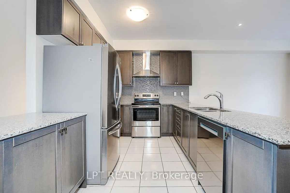 Photo 10 of 84 William Saville Street, Markham, Unionville — HOMEH