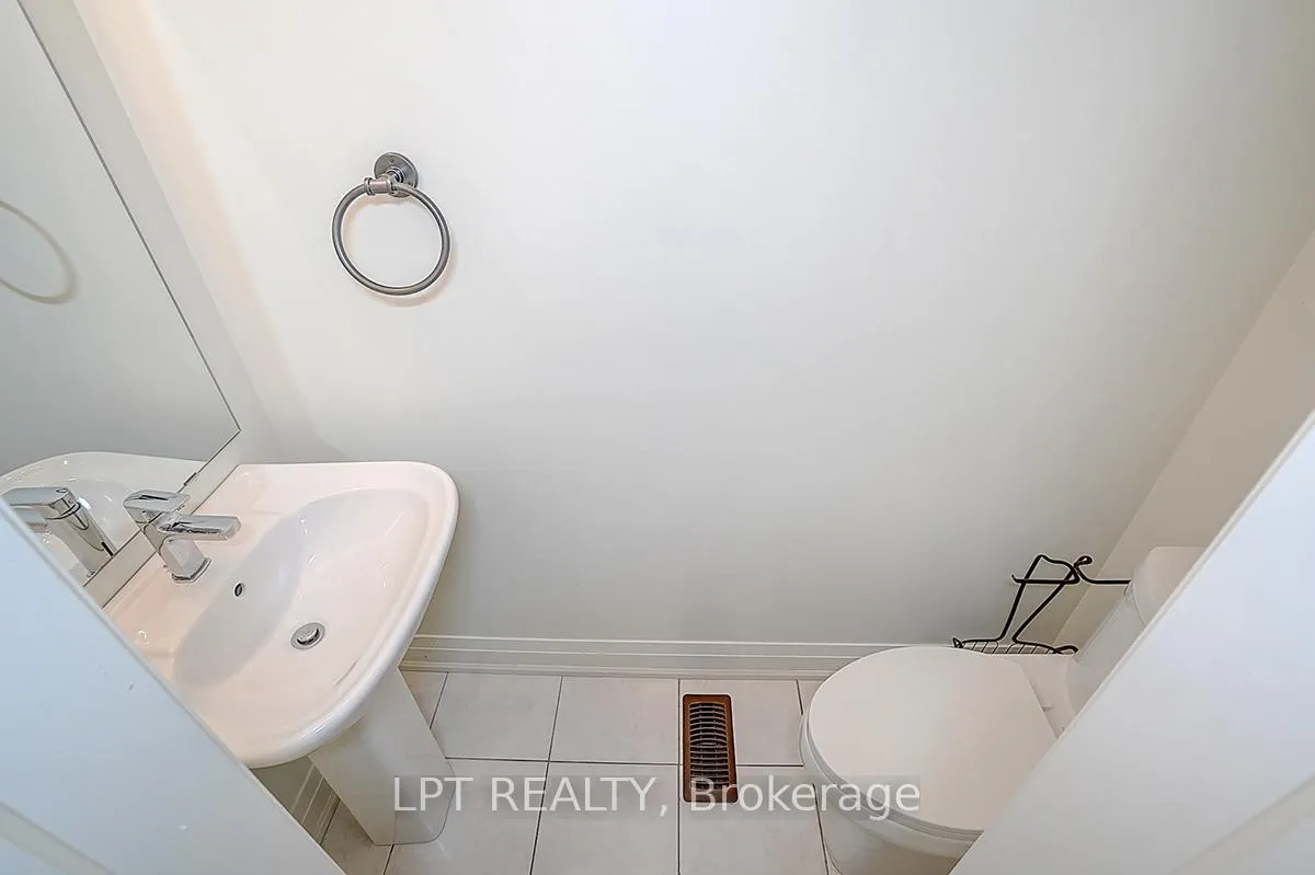 Photo 16 of 84 William Saville Street, Markham, Unionville — HOMEH