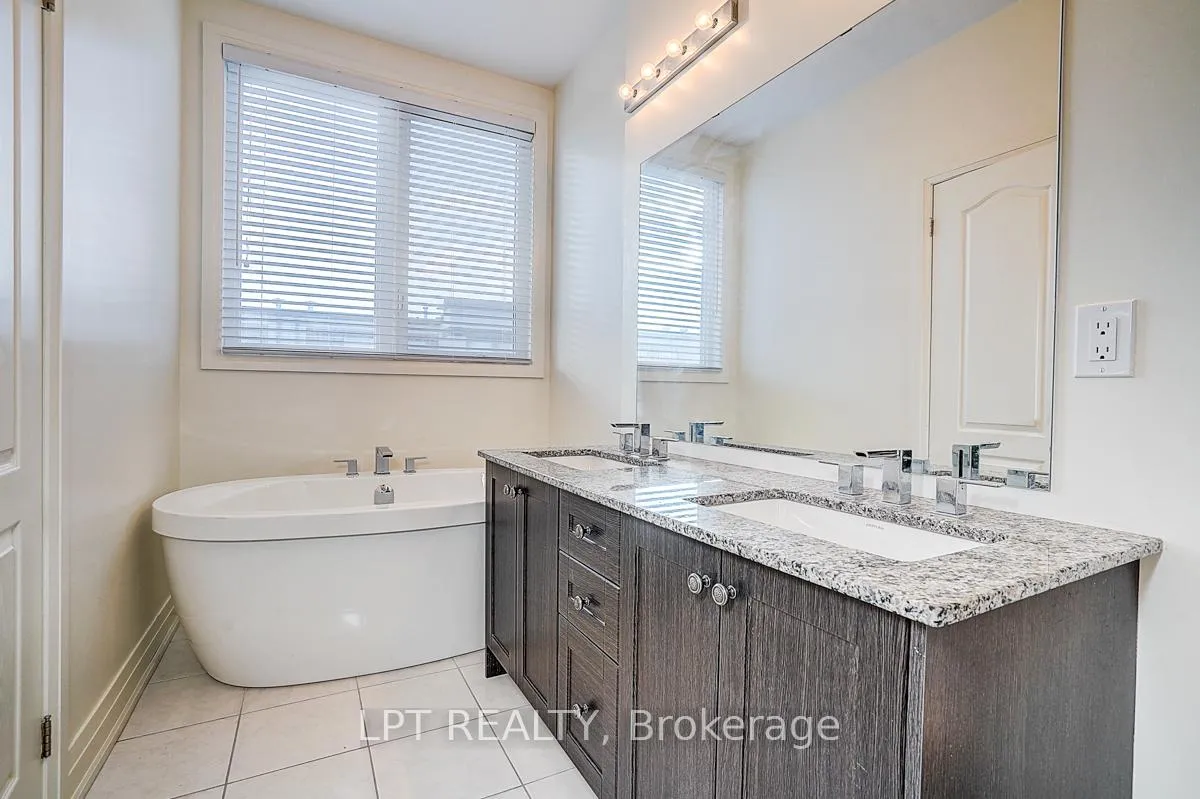 Photo 38 of 84 William Saville Street, Markham, Unionville — HOMEH