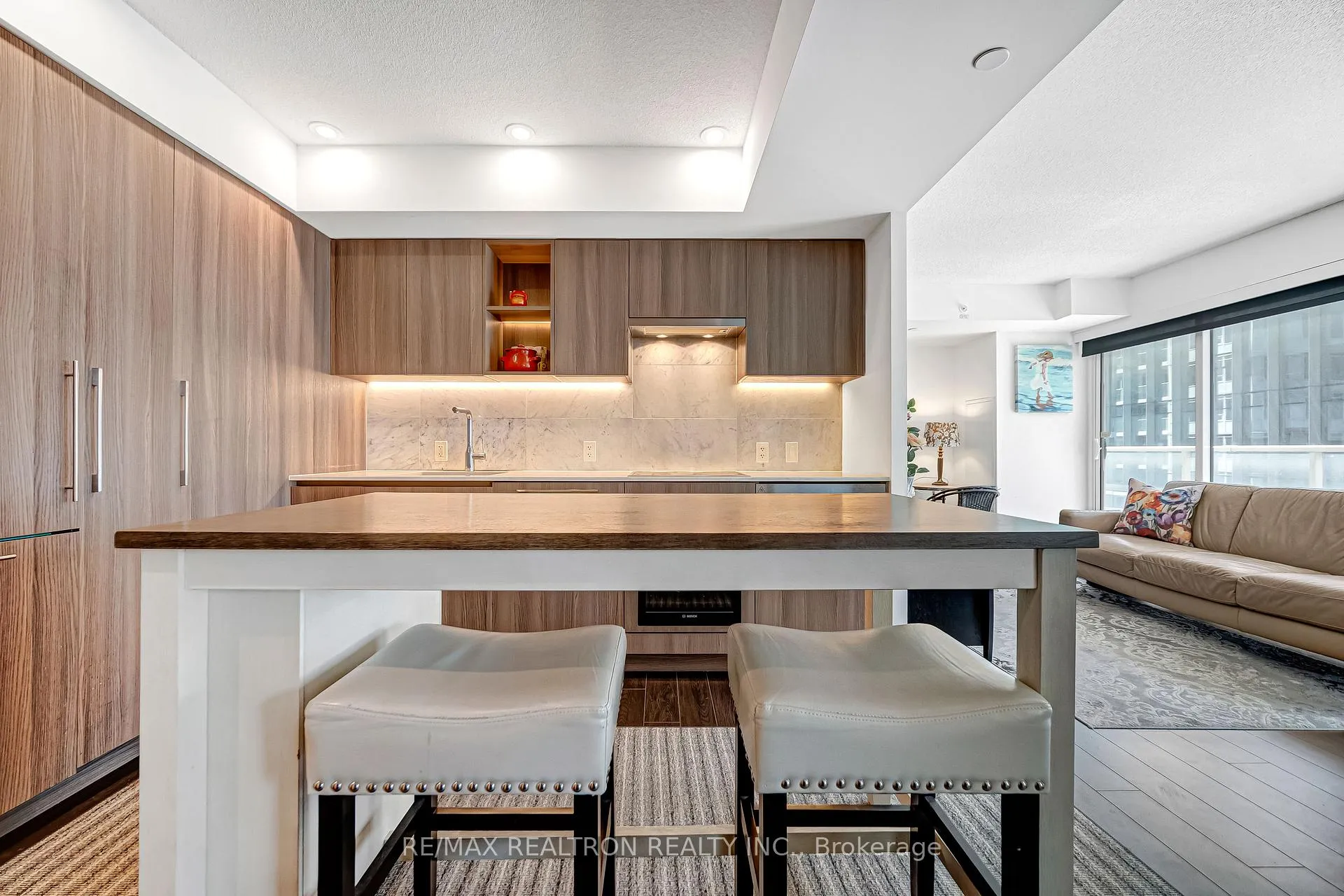 Photo 6 of Unit 811, 19 Bathurst Street, Toronto, Waterfront Communities — HOMEH