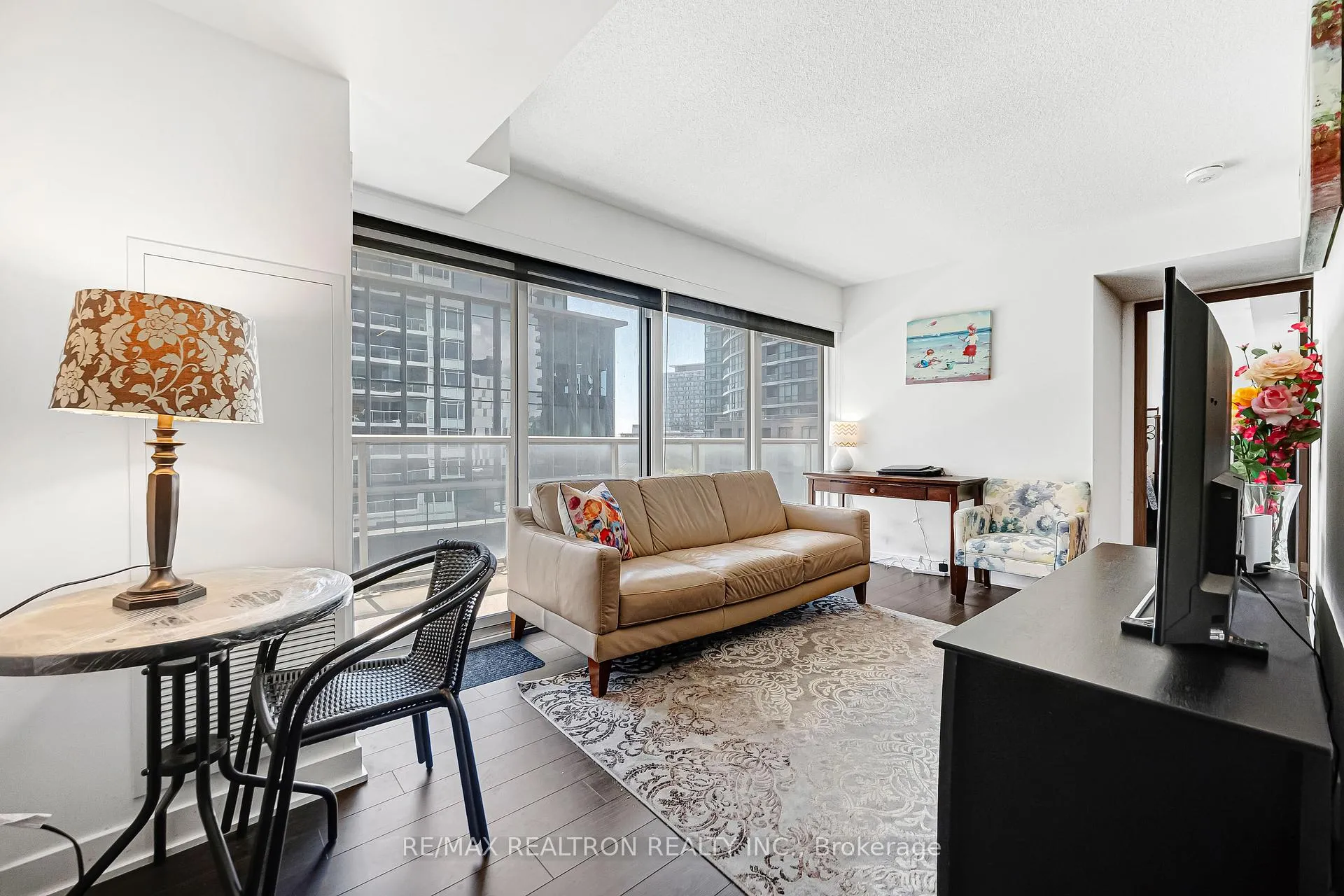 Photo 10 of Unit 811, 19 Bathurst Street, Toronto, Waterfront Communities — HOMEH