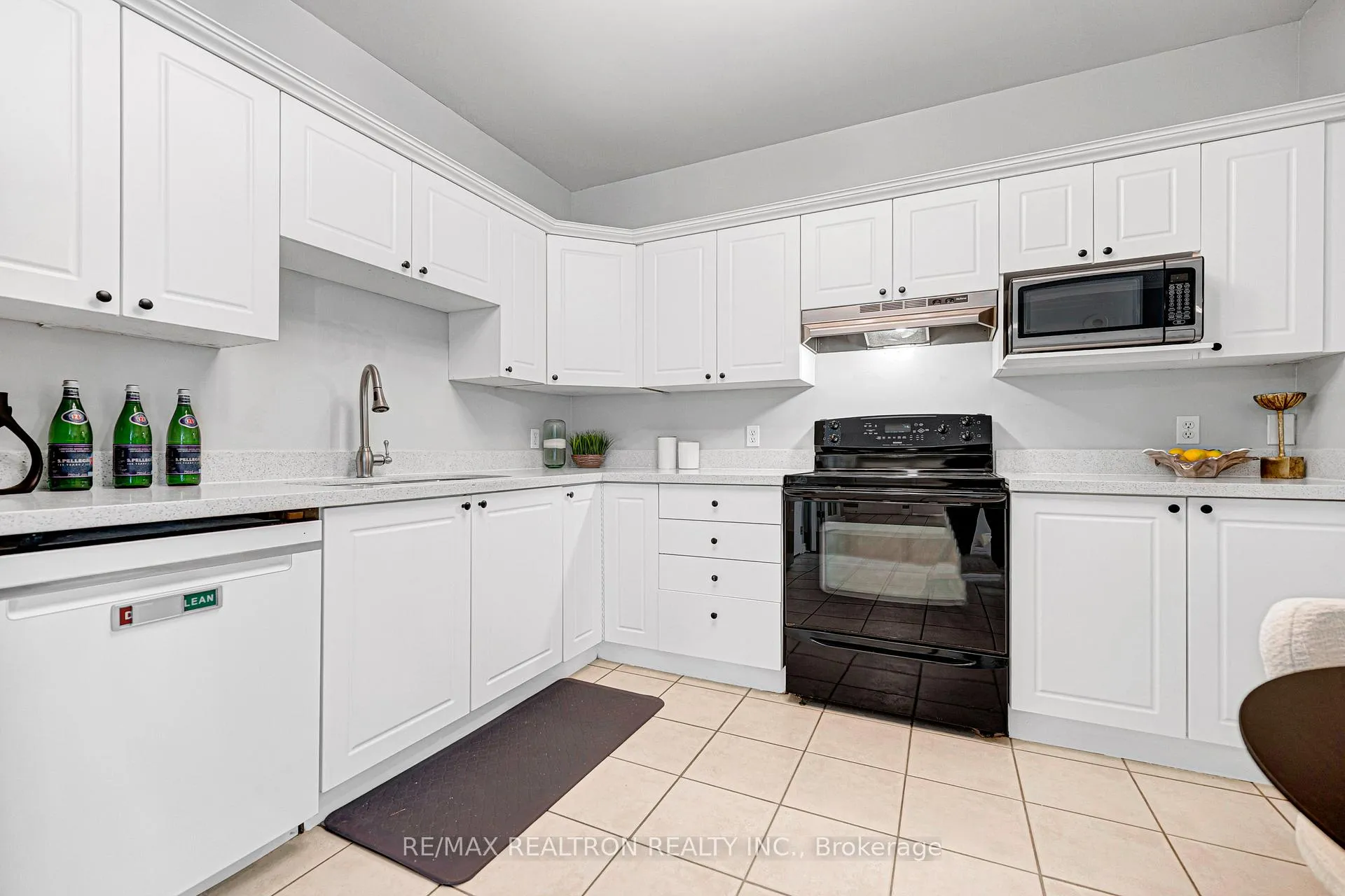 Photo 26 of Unit 203, 255 Keats Way, Waterloo, Beechwood — HOMEH