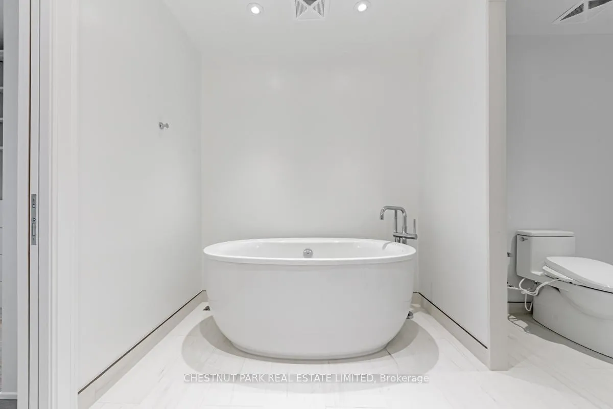 Photo 24 of Unit 512, 1 Strathgowan Avenue, Toronto, Lawrence Park South — HOMEH