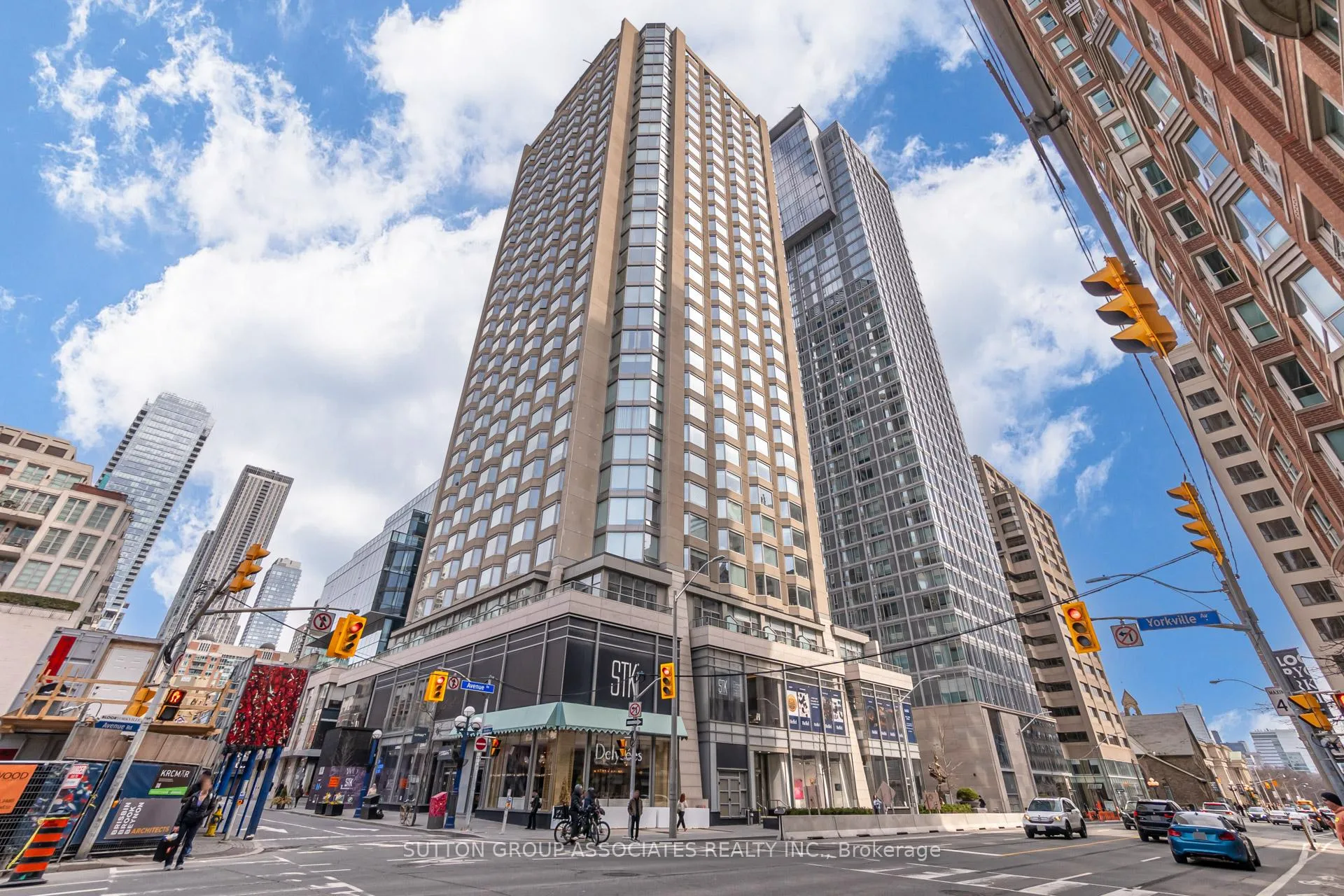 Front of Unit 2601, 155 Yorkville Avenue