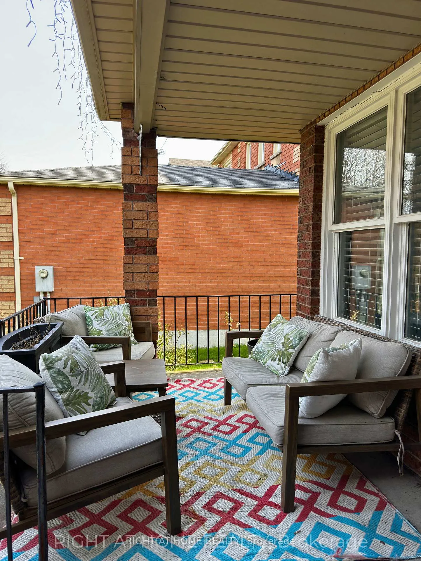 Photo 3 of 42 Brownell Street, Whitby, Rolling Acres — HOMEH