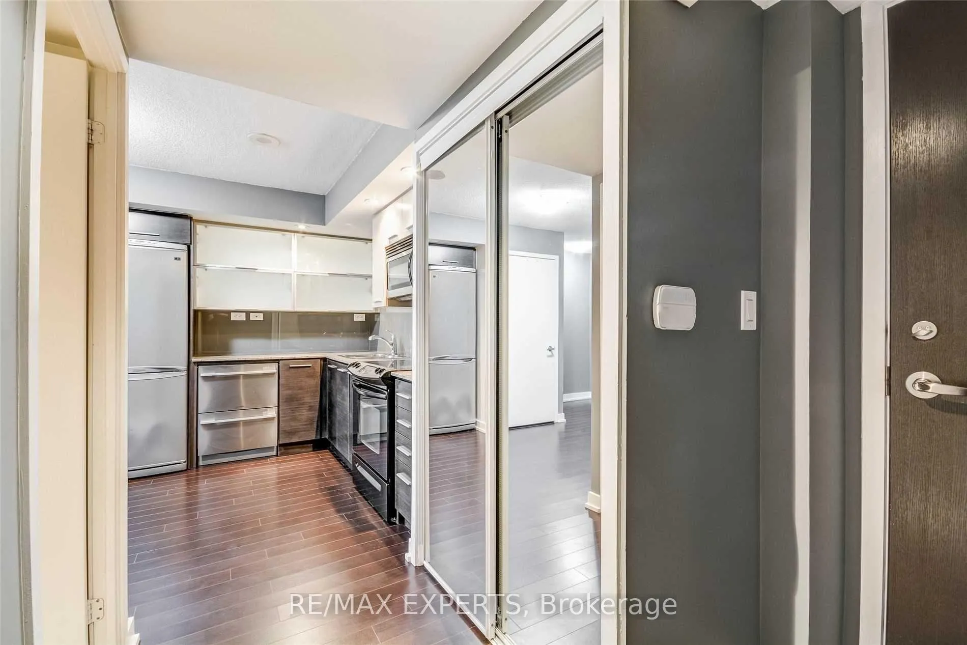 Photo 4 of Unit 605, 8 Telegram Mews, Toronto, Waterfront Communities — HOMEH
