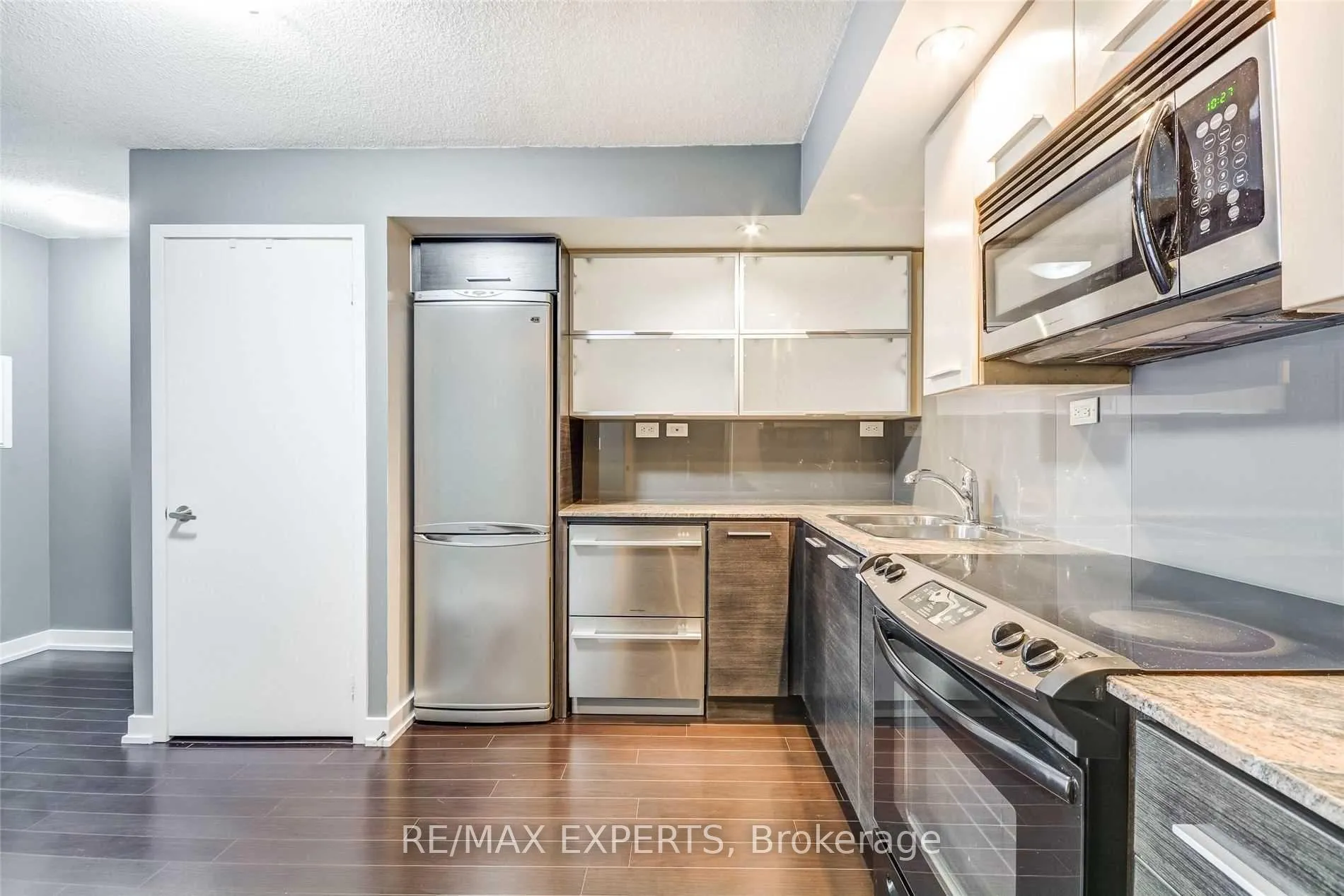 Photo 5 of Unit 605, 8 Telegram Mews, Toronto, Waterfront Communities — HOMEH