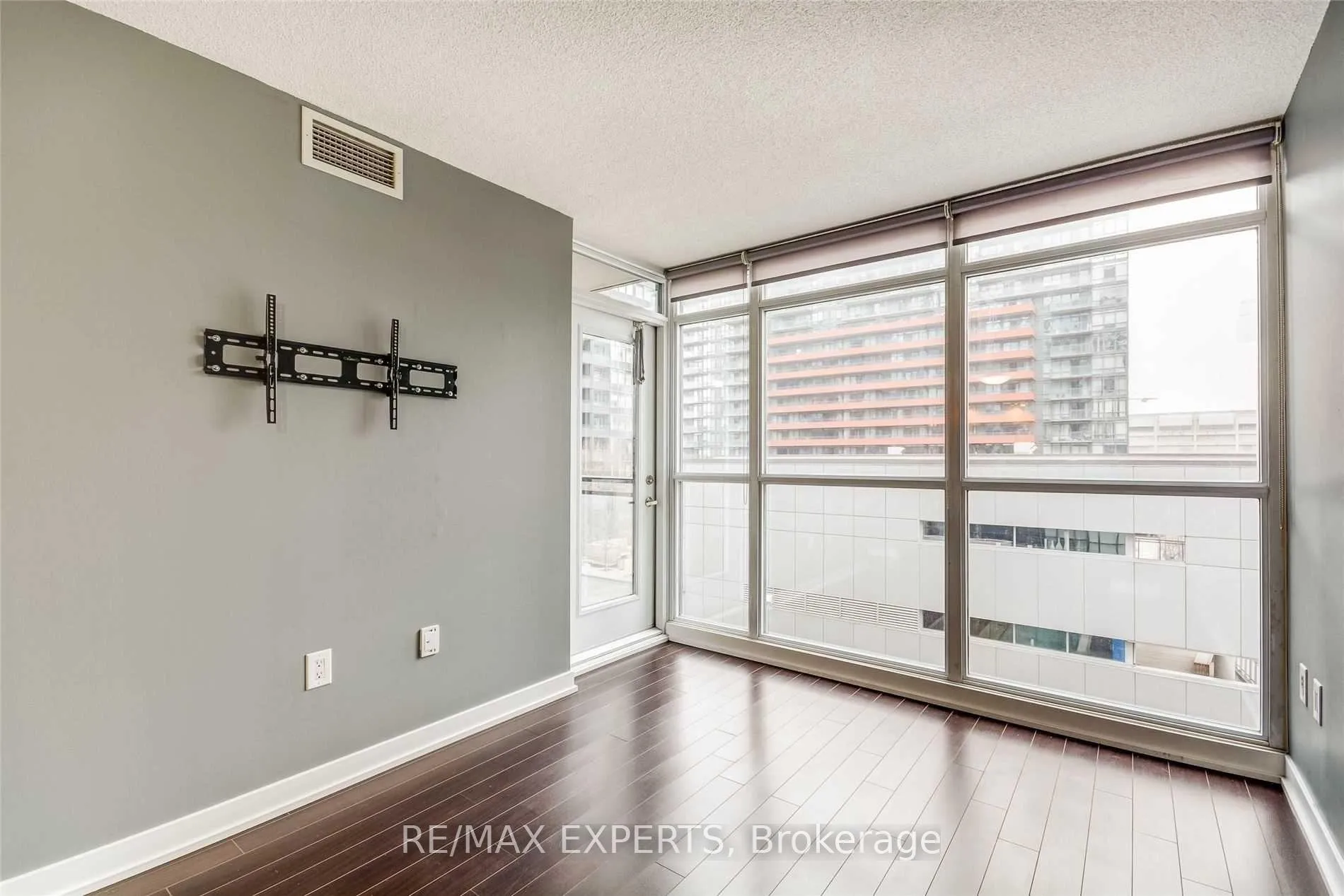 Photo 15 of Unit 605, 8 Telegram Mews, Toronto, Waterfront Communities — HOMEH