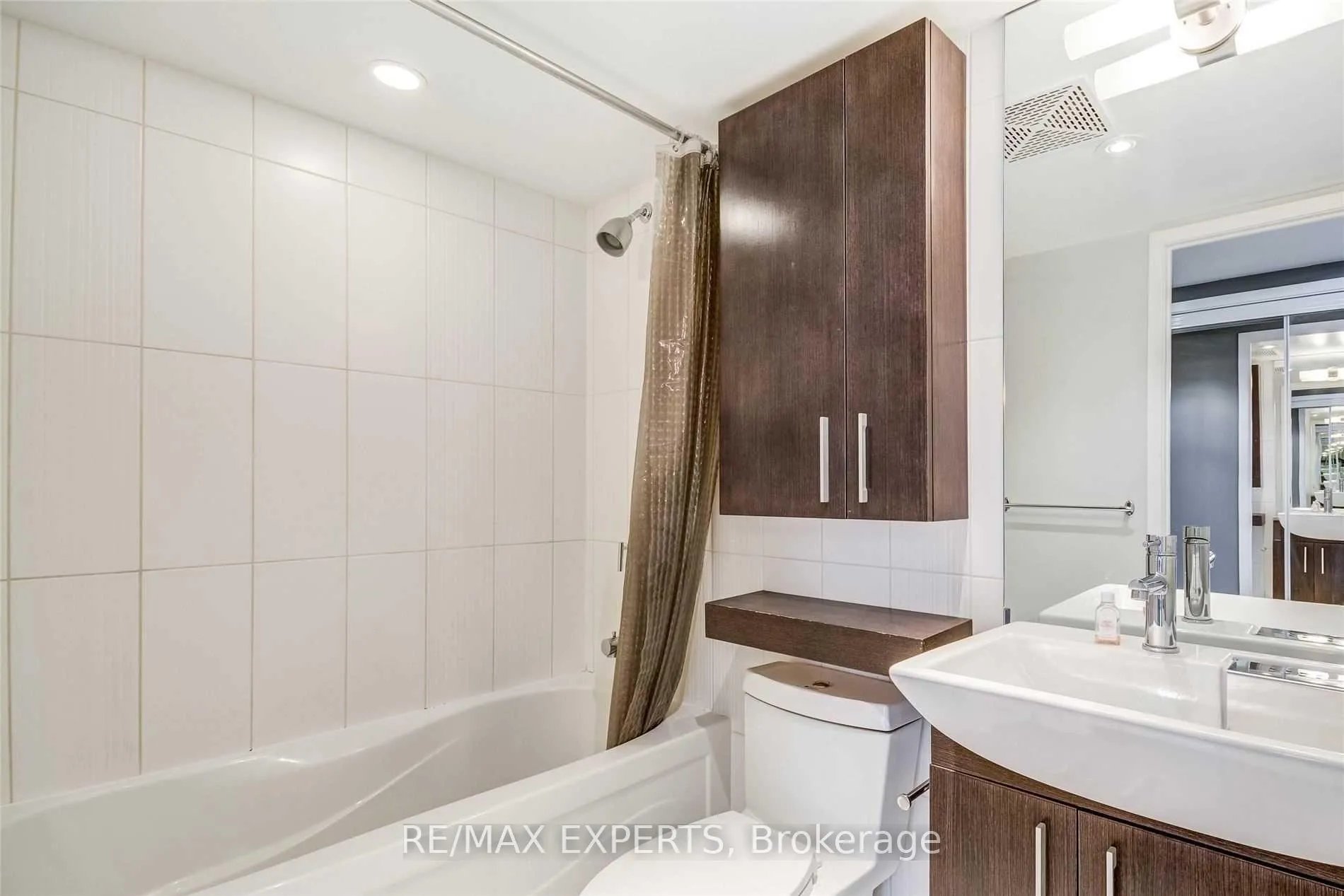 Photo 20 of Unit 605, 8 Telegram Mews, Toronto, Waterfront Communities — HOMEH