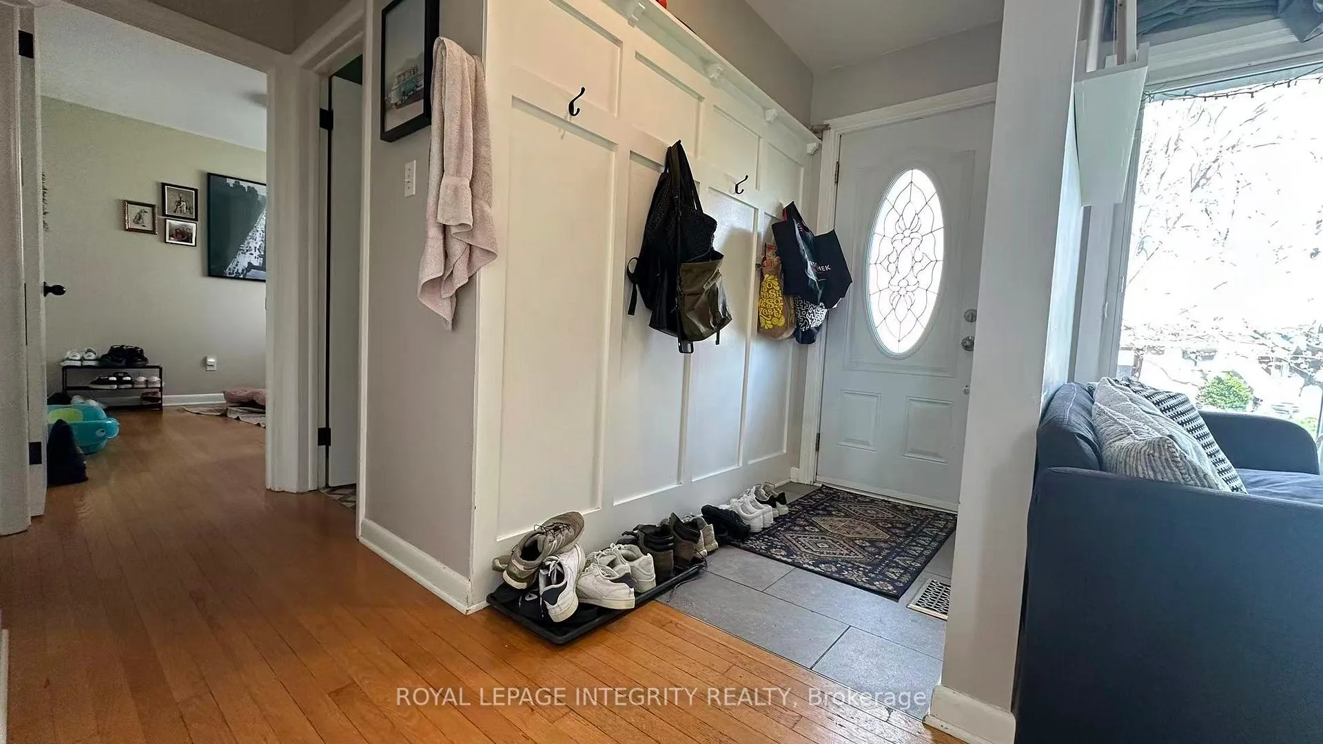 Photo 3 of 870 Claude Street, Ottawa, Castle Heights/Rideau High — HOMEH