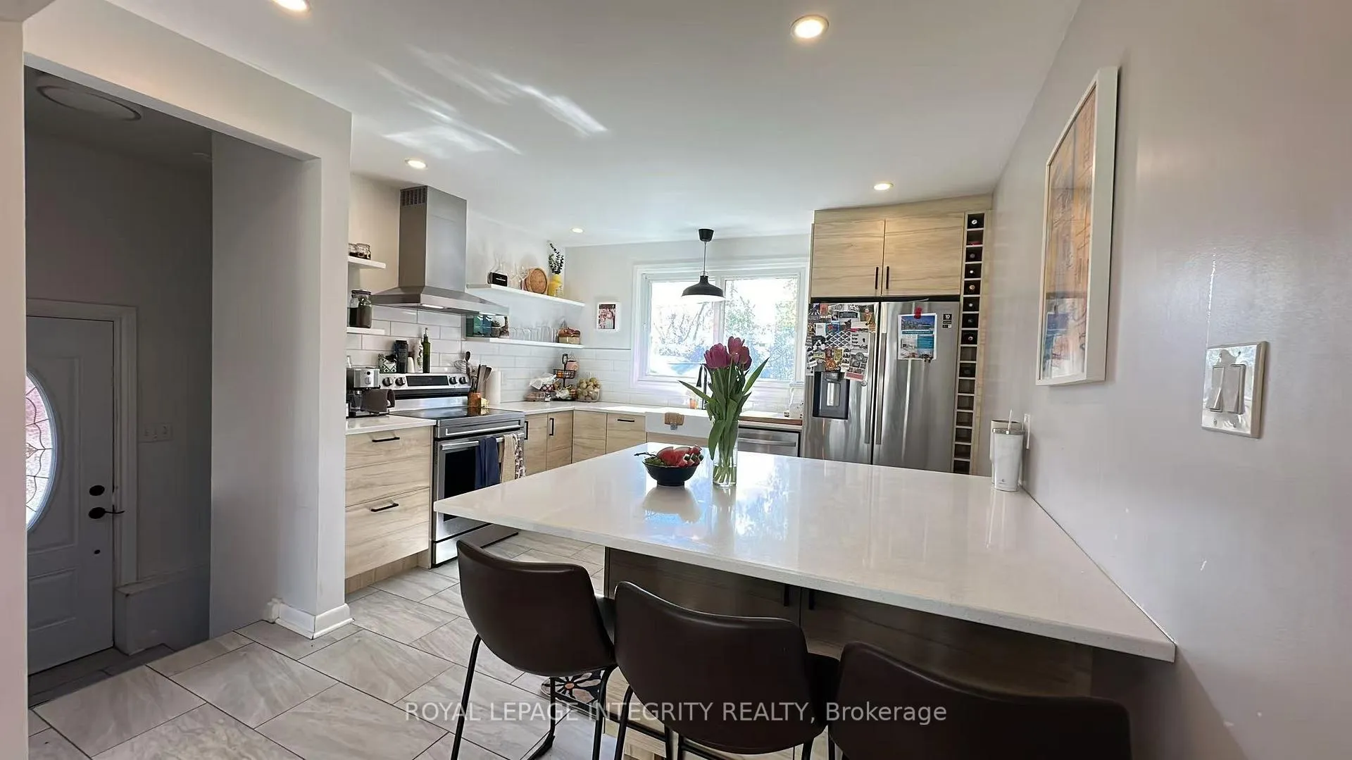 Photo 7 of 870 Claude Street, Ottawa, Castle Heights/Rideau High — HOMEH