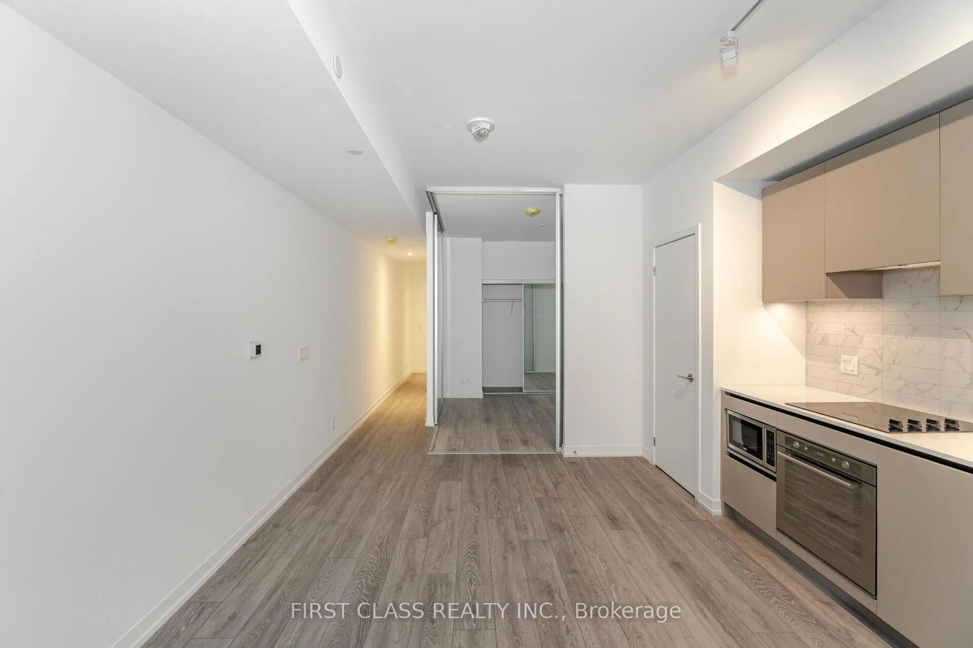 Photo 8 of Unit 519, 55 Mercer Street, Toronto, Waterfront Communities — HOMEH