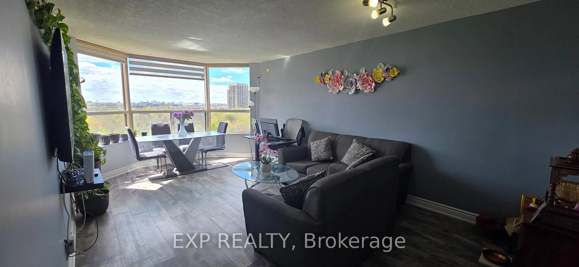 Photo 3 of Unit 621, 6 Humberline Drive, Etobicoke, West Humber-Clairville — HOMEH