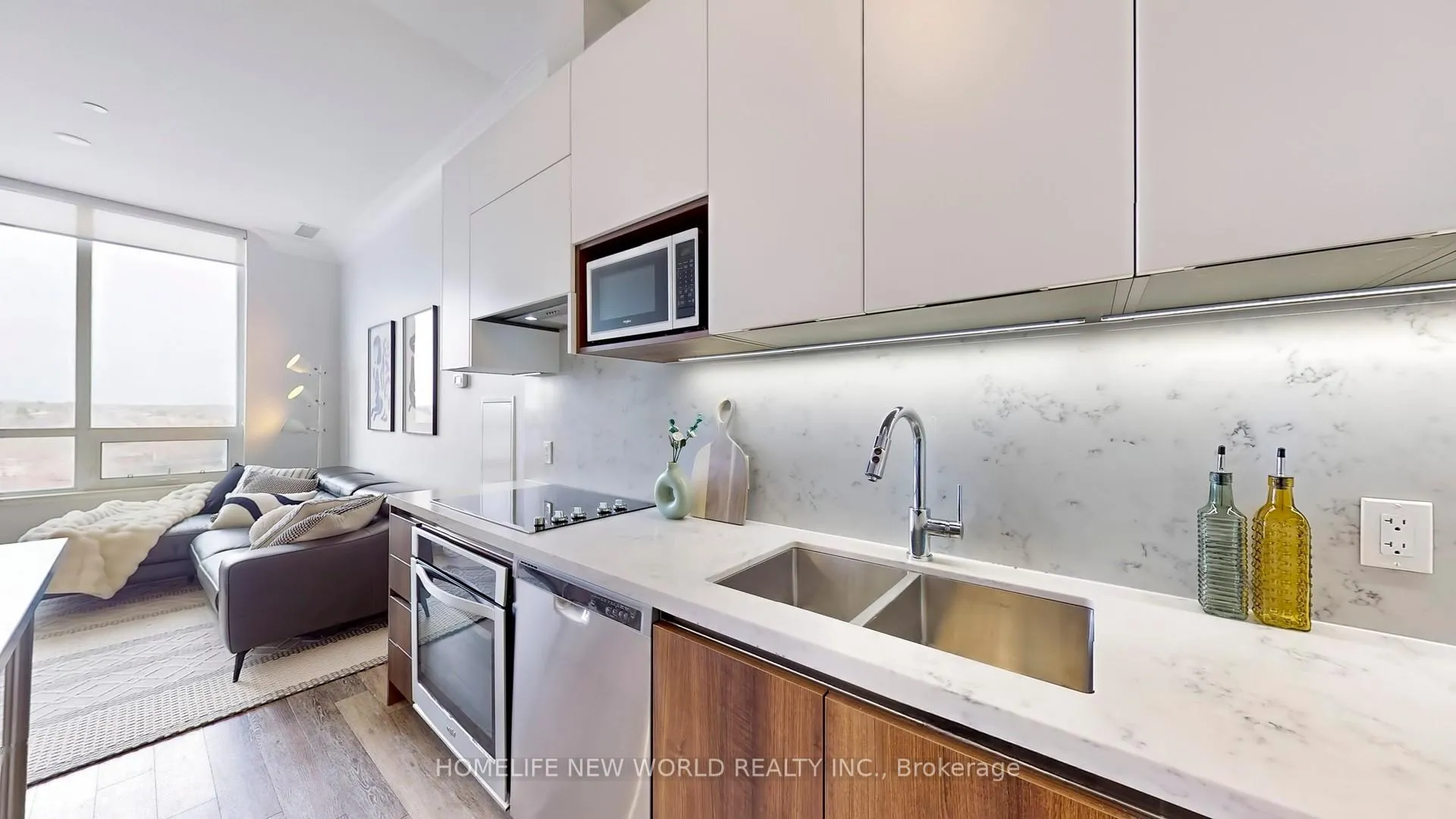 Photo 8 of Unit PH15, 25 Water Walk Drive, Markham, Unionville — HOMEH