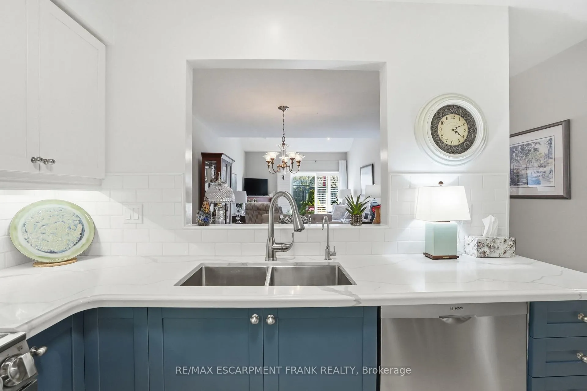 Photo 10 of 96 Abbotsford Trail, Hamilton, Twenty Place — HOMEH