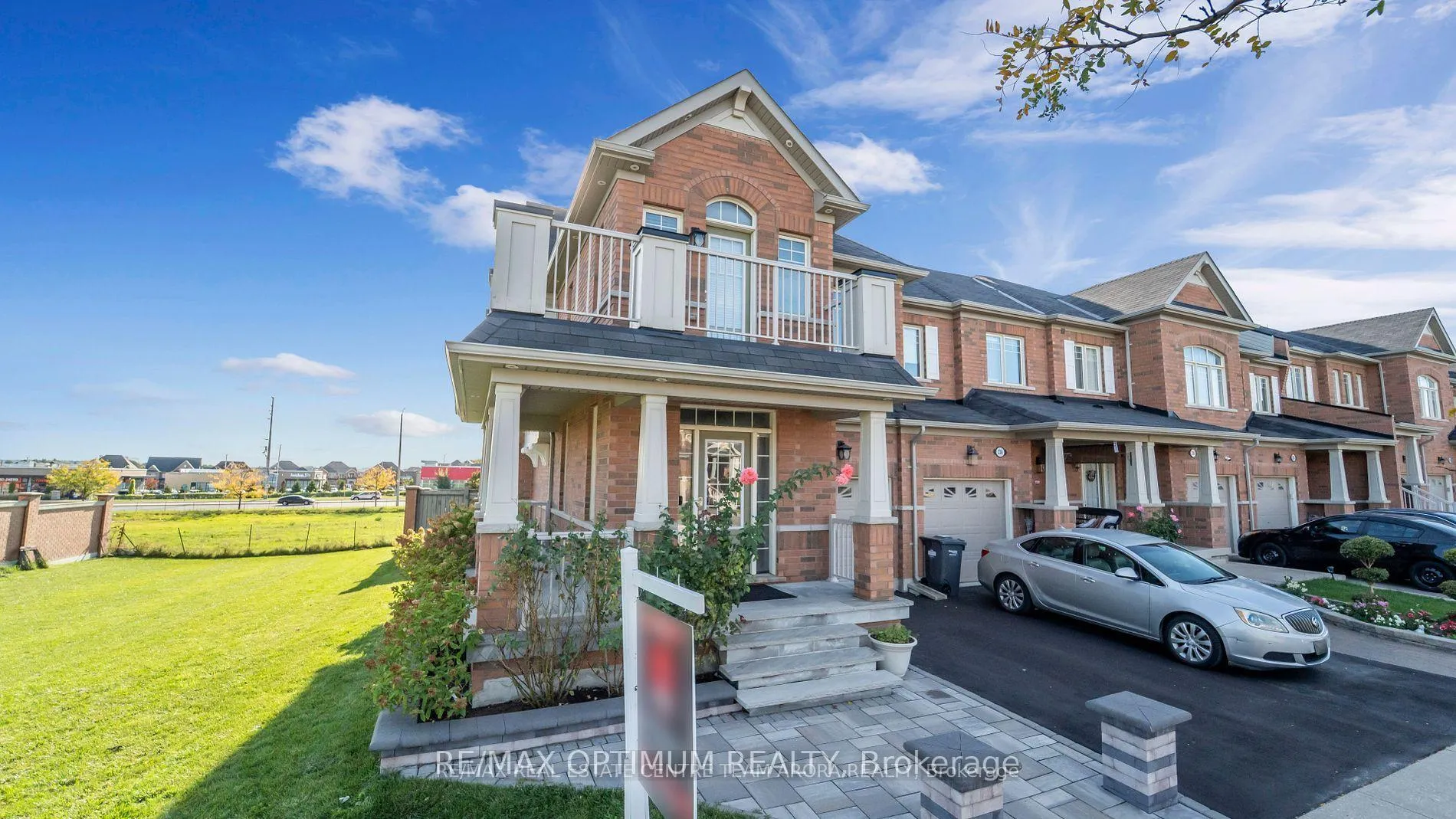 Photo 2 of 232 Sky Harbour Drive, Brampton, Bram West — HOMEH