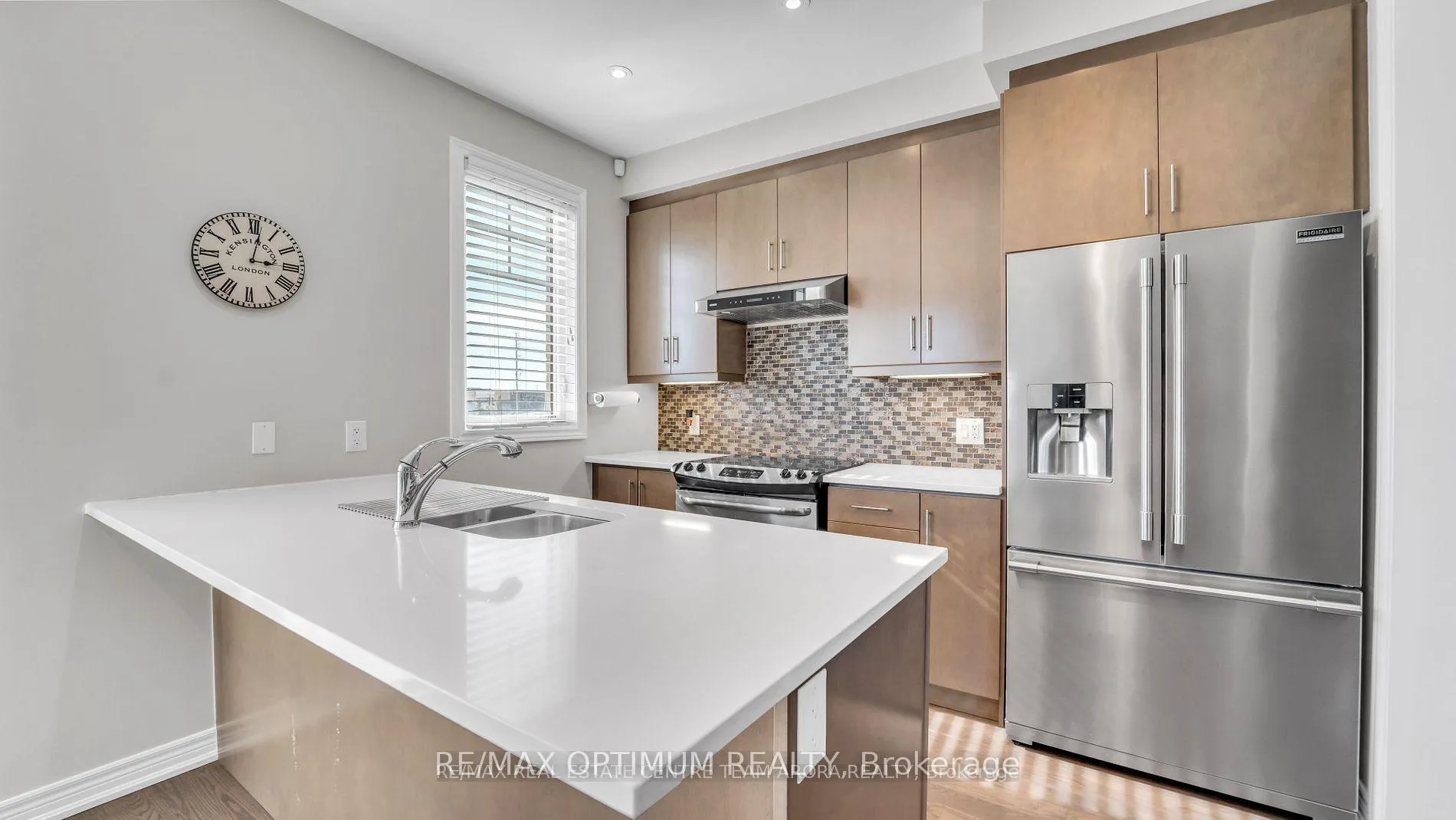 Photo 9 of 232 Sky Harbour Drive, Brampton, Bram West — HOMEH
