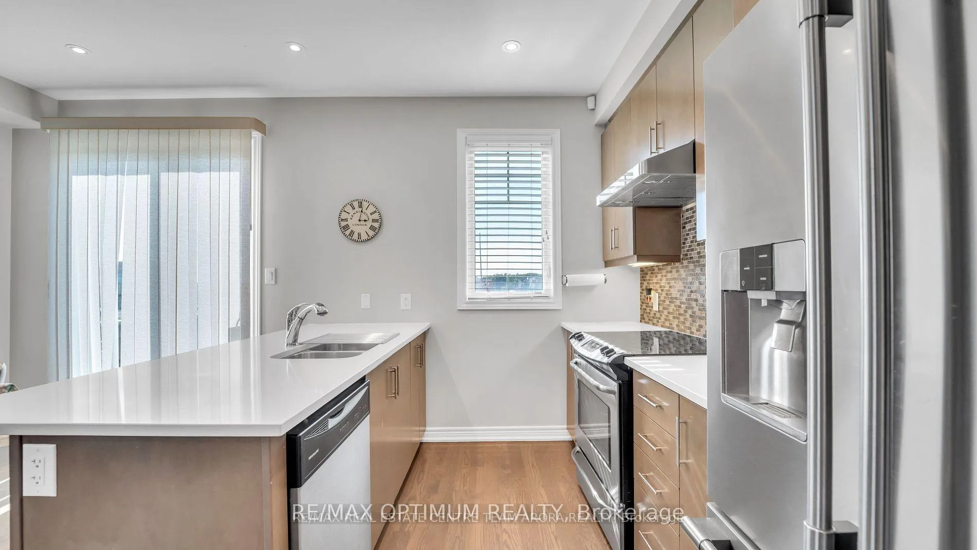 Photo 10 of 232 Sky Harbour Drive, Brampton, Bram West — HOMEH