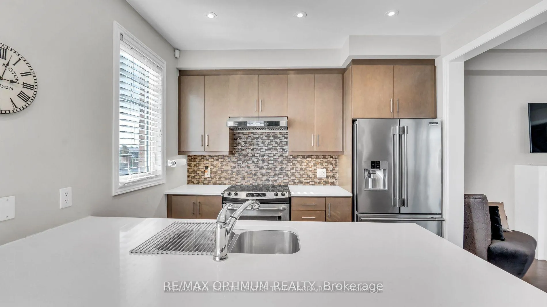 Photo 11 of 232 Sky Harbour Drive, Brampton, Bram West — HOMEH