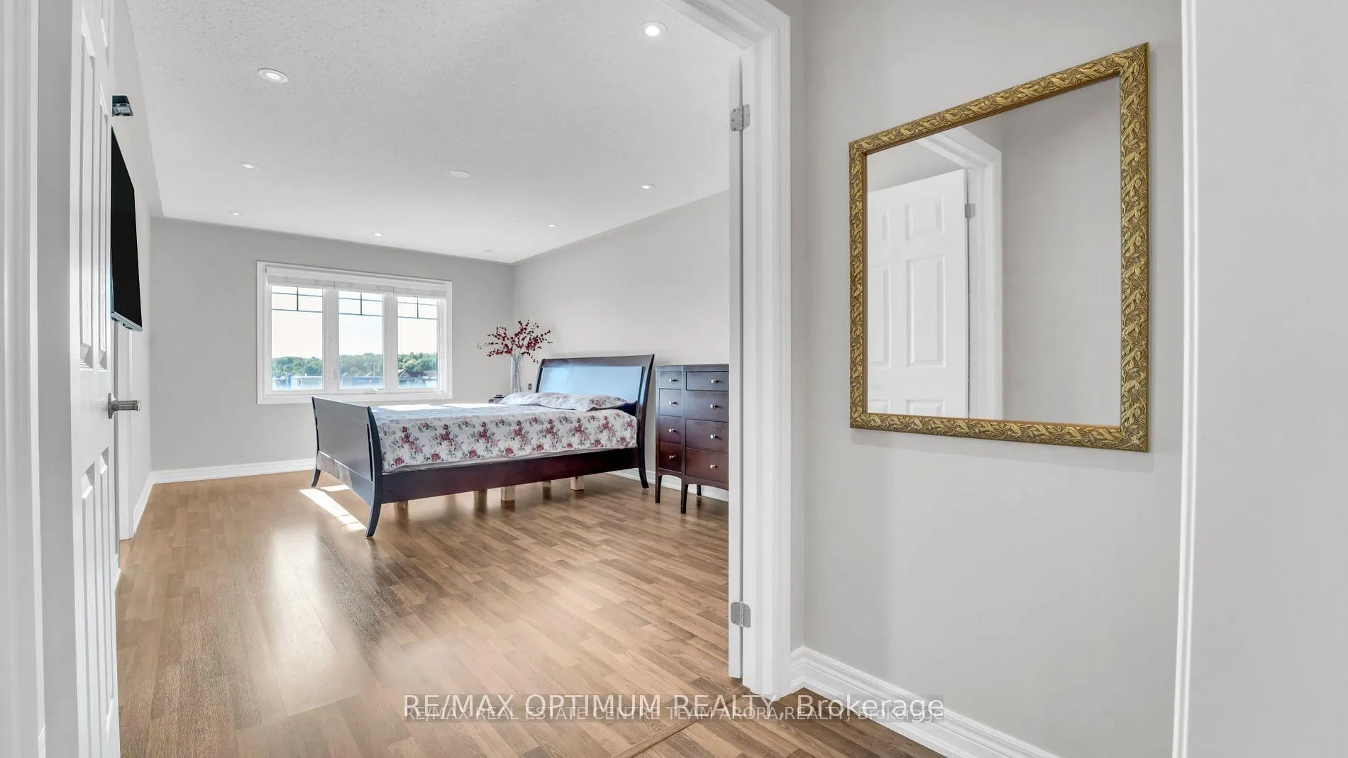 Photo 18 of 232 Sky Harbour Drive, Brampton, Bram West — HOMEH