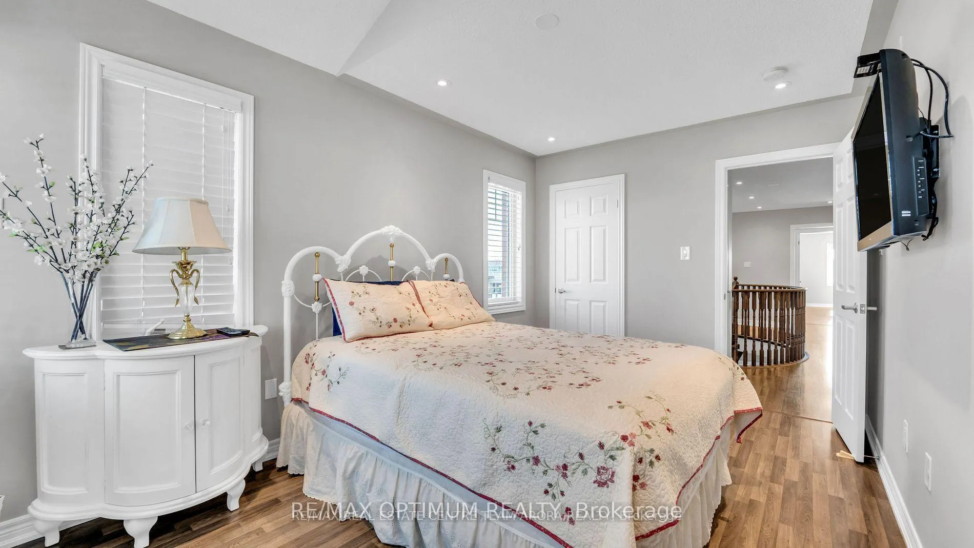 Photo 24 of 232 Sky Harbour Drive, Brampton, Bram West — HOMEH