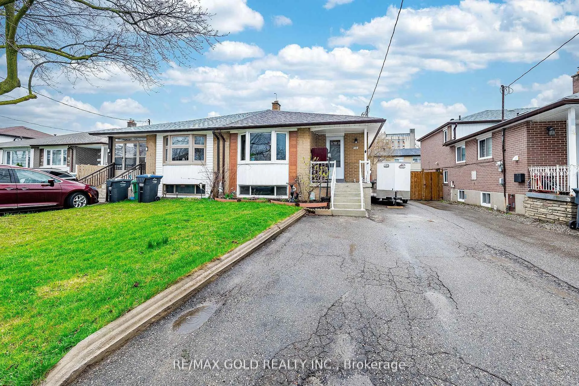 Front of 52 Garfield Crescent