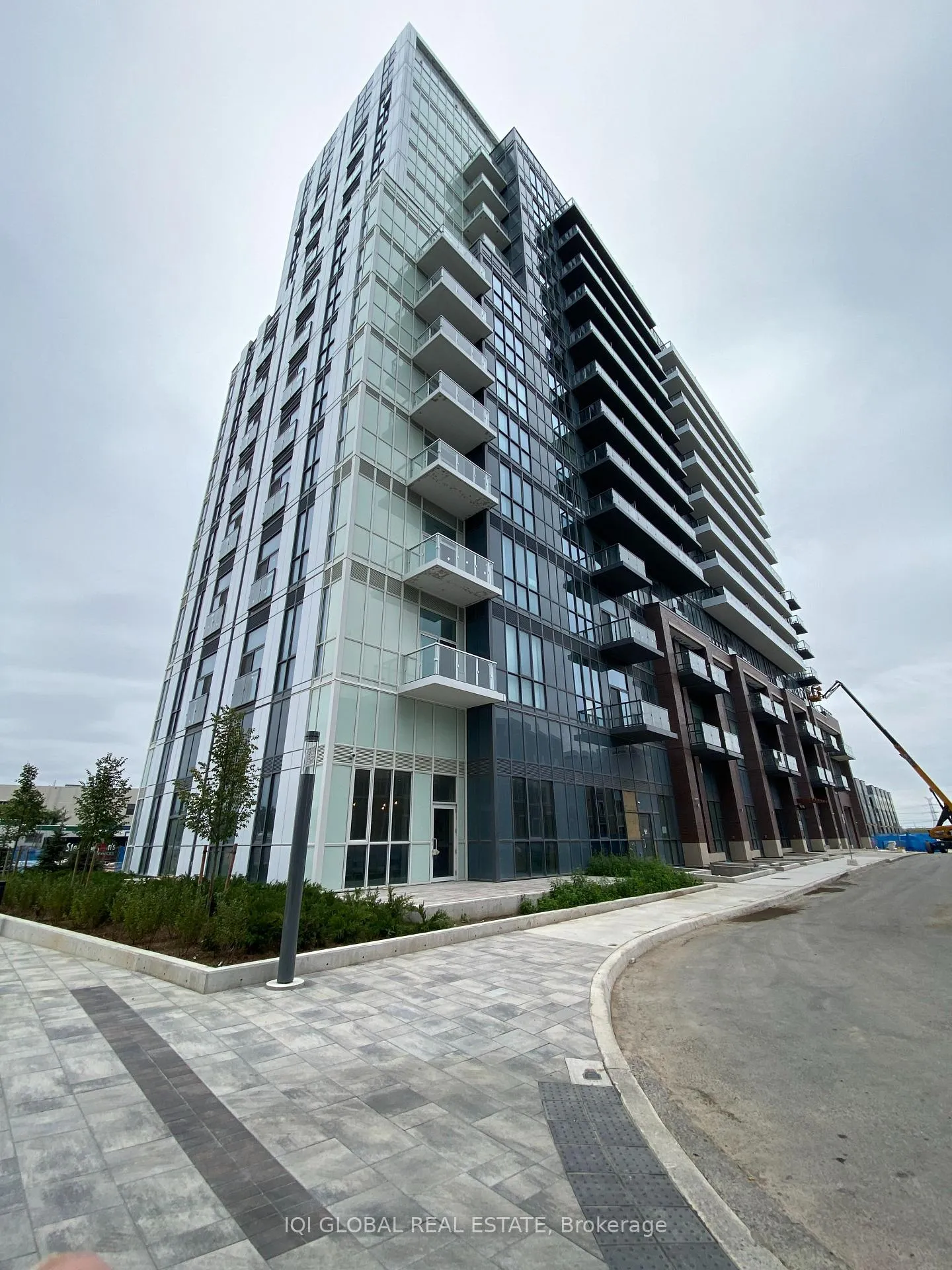 Photo 1 of Unit 318, 60 Honeycrisp Crescent E, Vaughan, Vaughan Corporate Centre — HOMEH