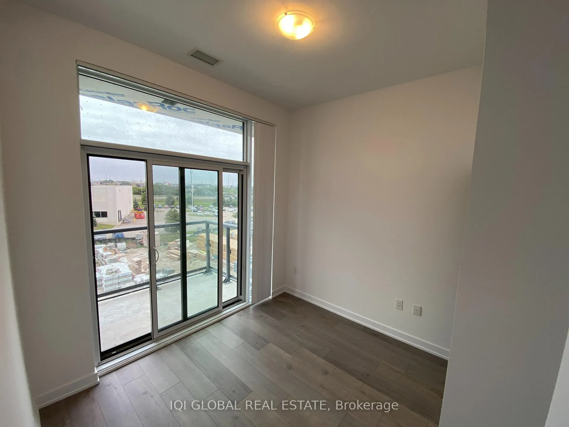 Photo 9 of Unit 318, 60 Honeycrisp Crescent E, Vaughan, Vaughan Corporate Centre — HOMEH