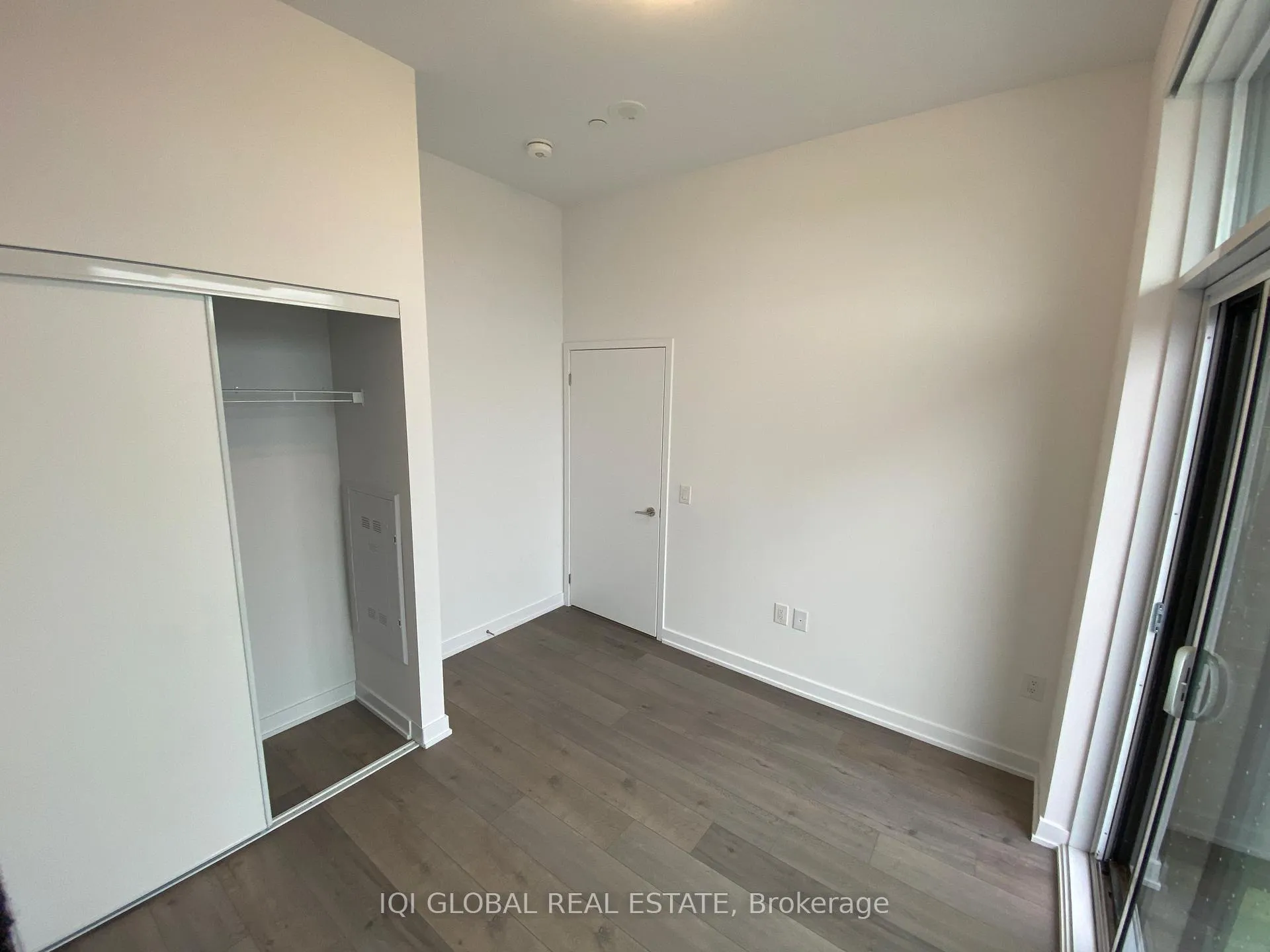 Photo 10 of Unit 318, 60 Honeycrisp Crescent E, Vaughan, Vaughan Corporate Centre — HOMEH