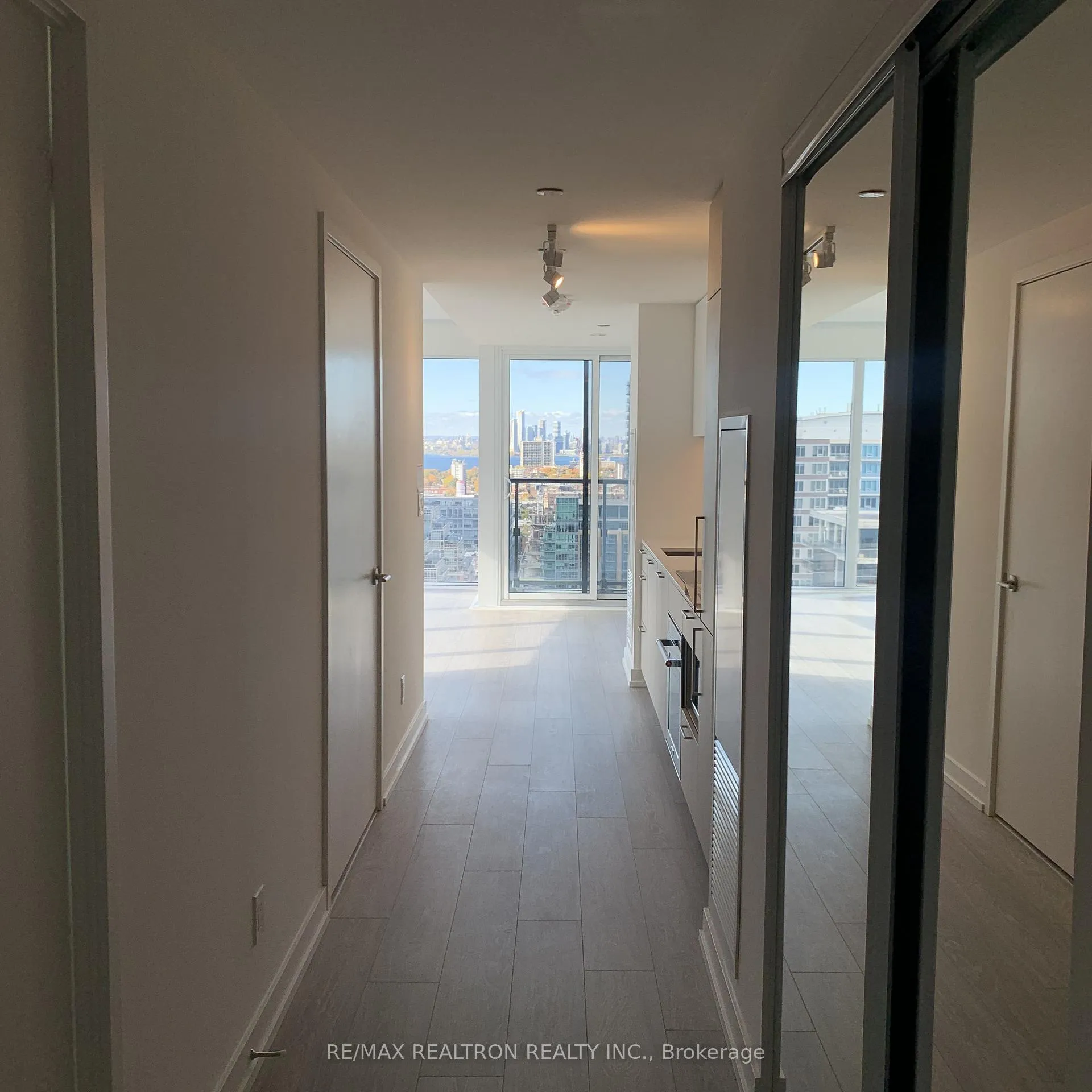 Photo 3 of Unit 2707, 19 Western Battery Road, Toronto, Niagara — HOMEH