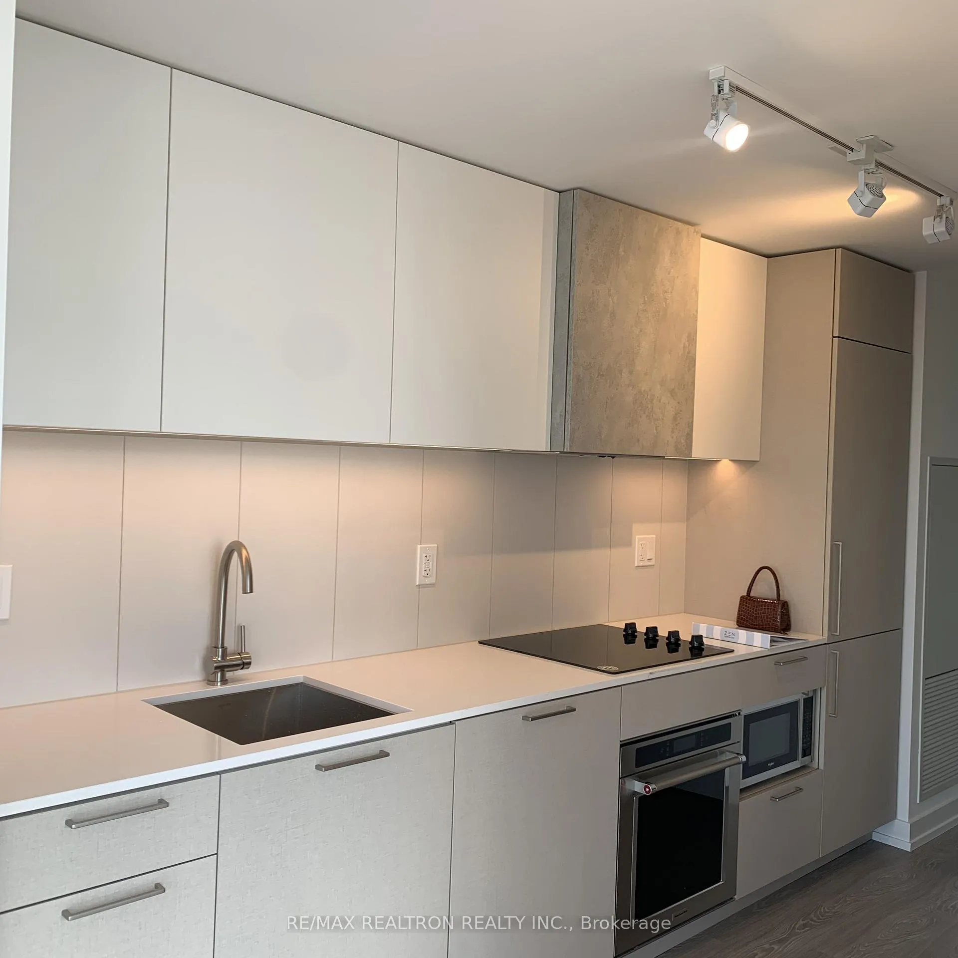 Photo 6 of Unit 2707, 19 Western Battery Road, Toronto, Niagara — HOMEH