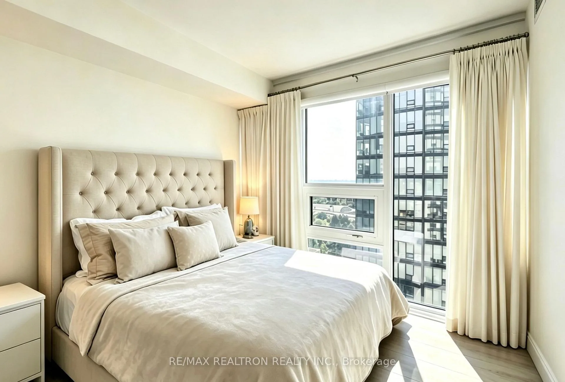 Photo 7 of Unit 2707, 19 Western Battery Road, Toronto, Niagara — HOMEH